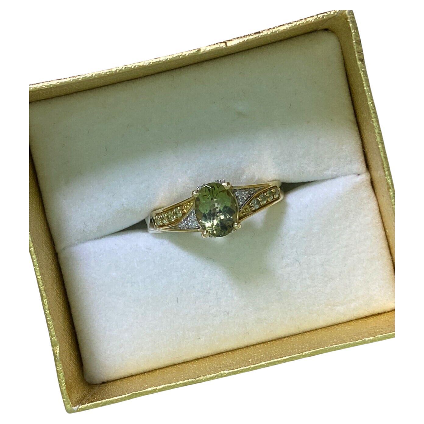 Bague vintage en or bicolore avec tourmaline verte (Verdelite) et diamants 1,30 carat en vente