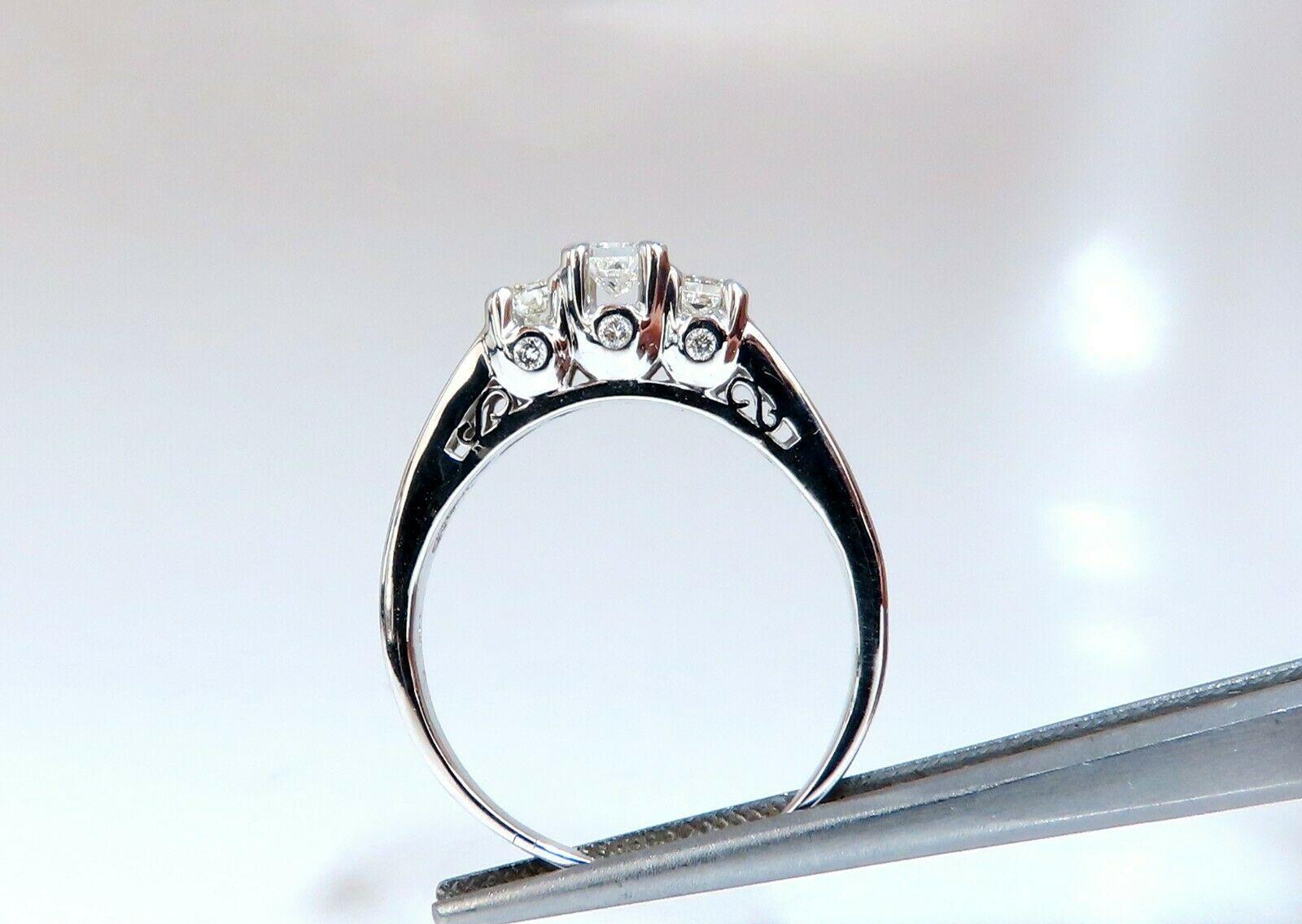 1.30 Carat Natural Princess Cut Diamonds Ring 14 Karat Classic Three For Sale 1
