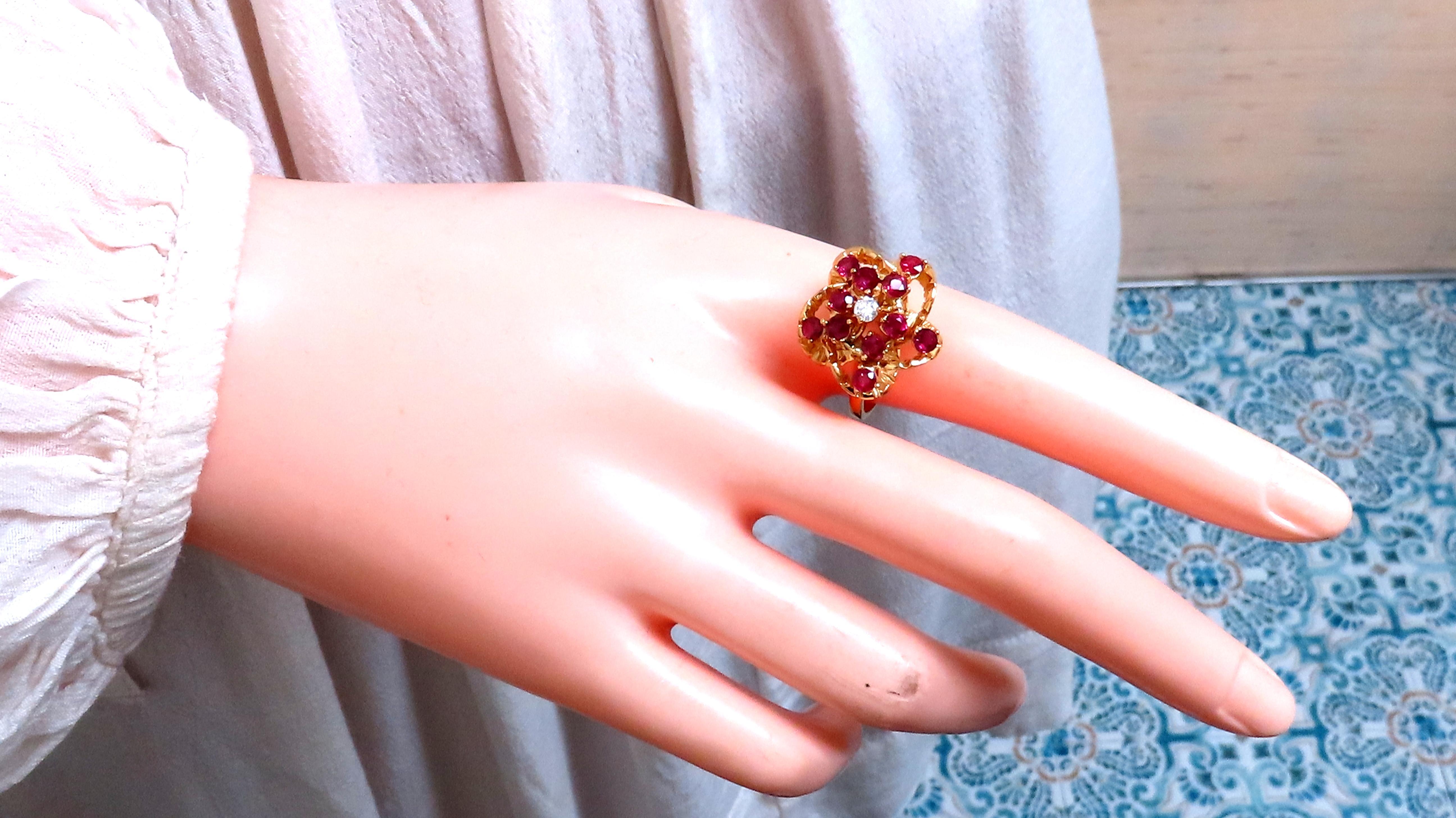 1,30 quilates Rubí Natural Anillo Racimo de Diamantes Vintage Revisit 14kt 12431 Corte redondo en venta