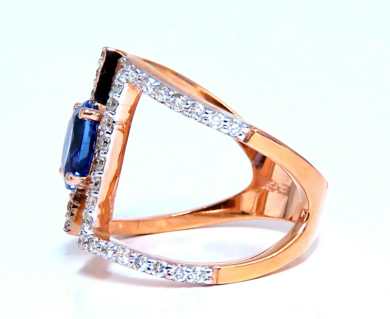 1.30ct. Tansanit-Ring 
Tansanit: Vollschliff Brillant Ovalschliff

 Saubere Klarheit 

Transparentes und leuchtendes Oberteil in Violettblau

7,8 x 5,8 mm

Side 0,70ct natürliche runde Diamanten:

G-Farbe VS-2 Klarheit.

Breite des Rings: 17