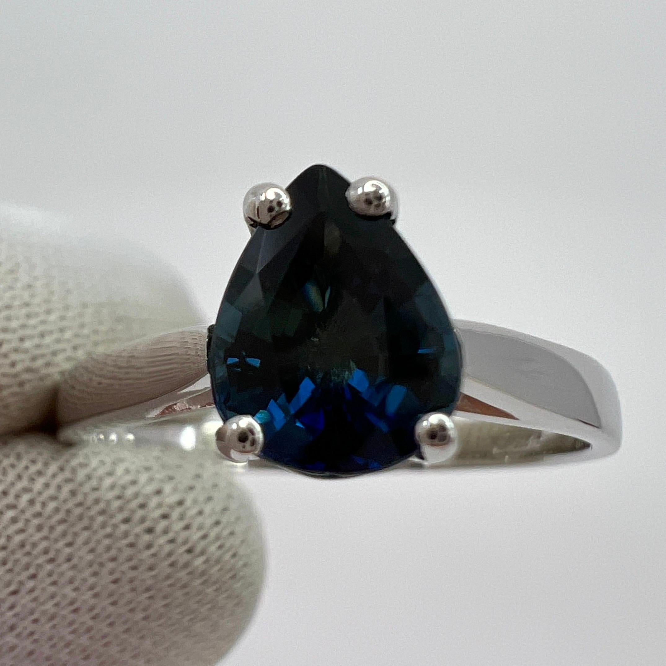 1,30ct Zafiro Australiano Azul Real Corte Pera Anillo Solitario de Oro Blanco de 18k en venta 4