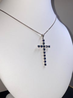 1.30ct Royal Blue Sapphire Cross Pendant in 9K White Gold + Chain. Italy, c1970s
