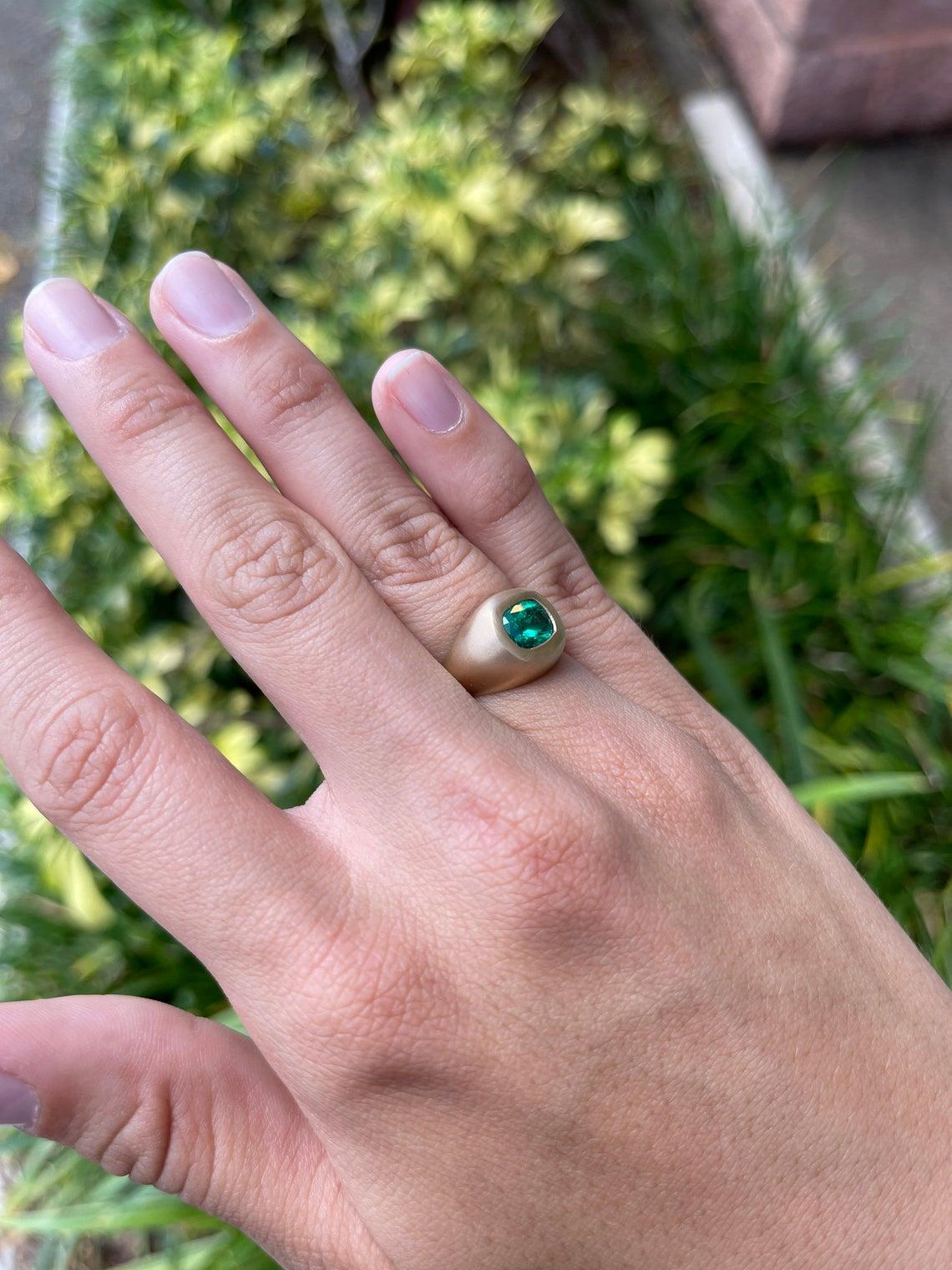 Women's or Men's 1.30cts 14K Colombian Emerald Cushion Cut Gypsy Ring Bezel Set Solitaire For Sale