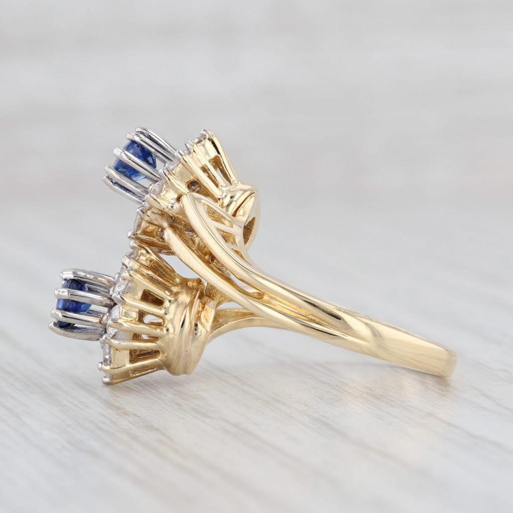 Bague bypass fleur en or jaune 18 carats avec saphir bleu de 1,30 carat et diamants, taille 6,25 en vente 3