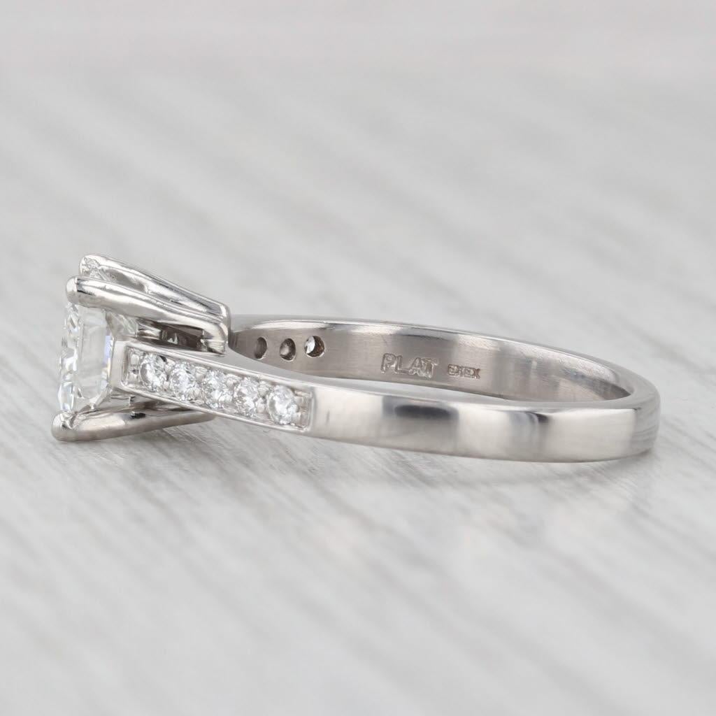 Informationen zu Edelsteinen:
- Natürlicher Diamant -
Karat - 1,10ct
Schliff - Rechteckiger modifizierter Brillant
Farbe - H
Klarheit - VS1
GIA - 2135042582

- Natürliche Diamanten -
Karat gesamt - 0,20ctw
Schliff - Rundbrillant
Farbe - F -