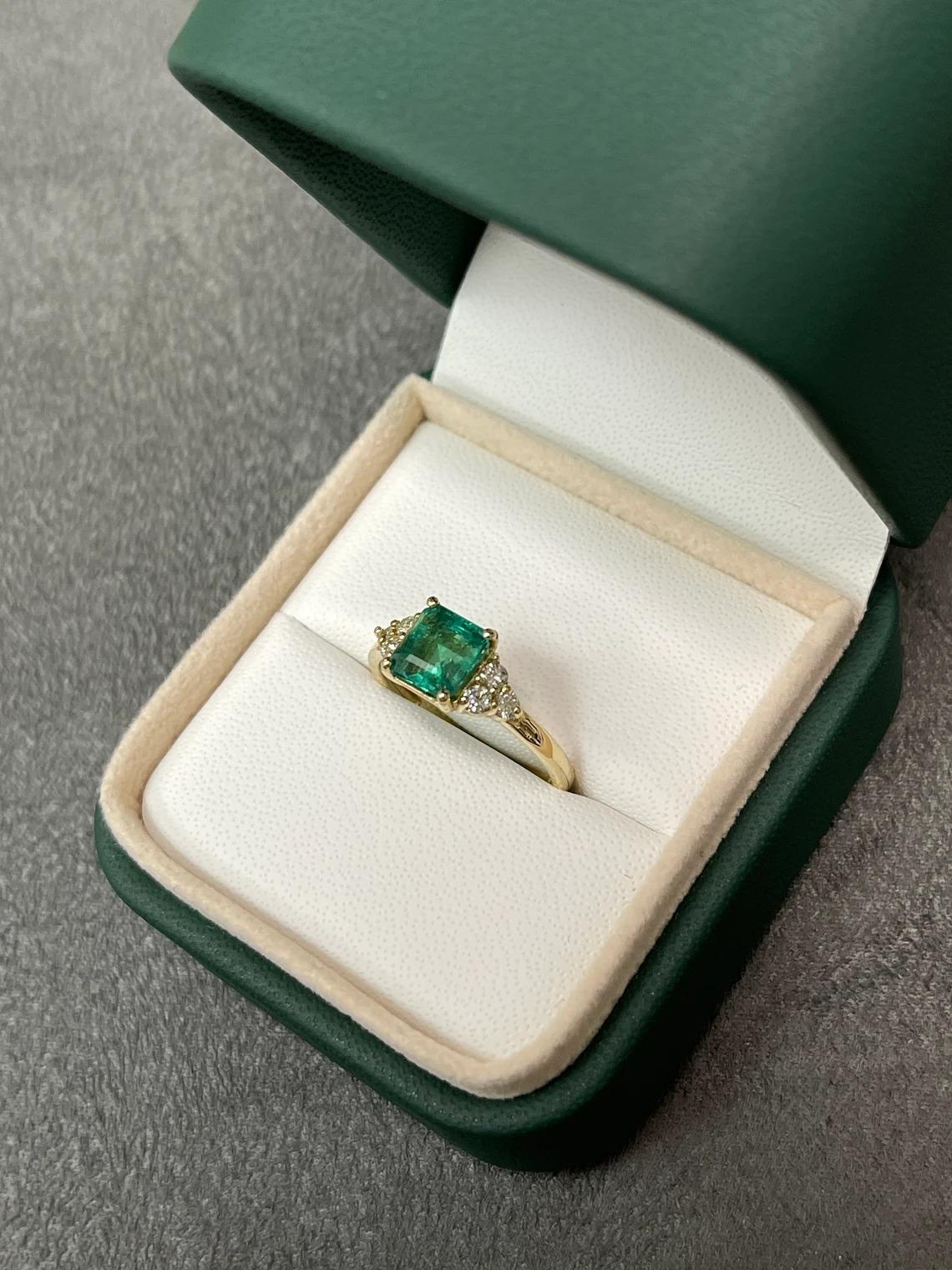 Modern 1.30tcw 14K Natural Emerald-Asscher Cut & Diamond Cluster Accent Gold Ring For Sale