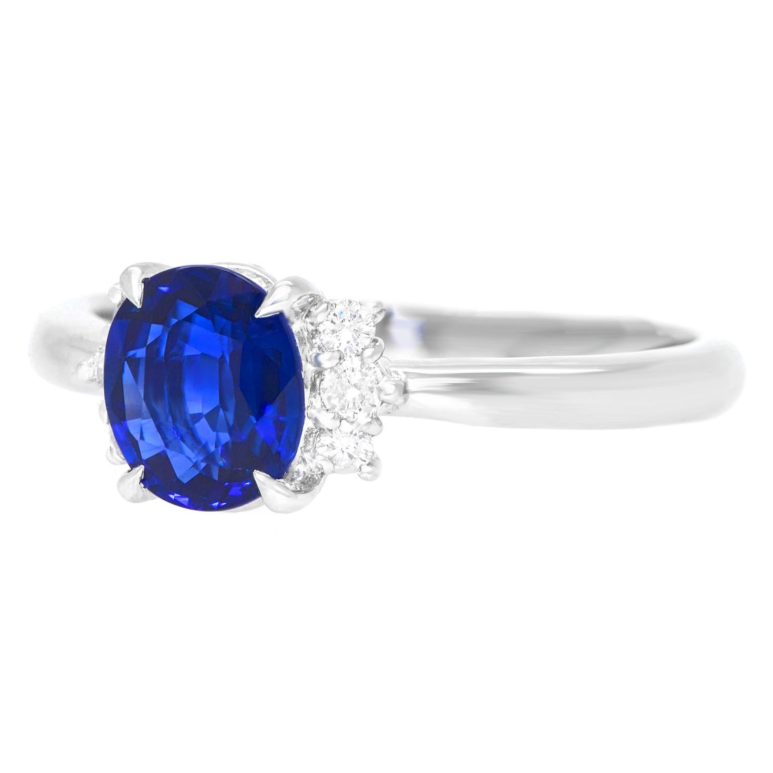 Round Cut 1.31 Carat Sapphire and Diamond-Set Platinum 1950s Ring