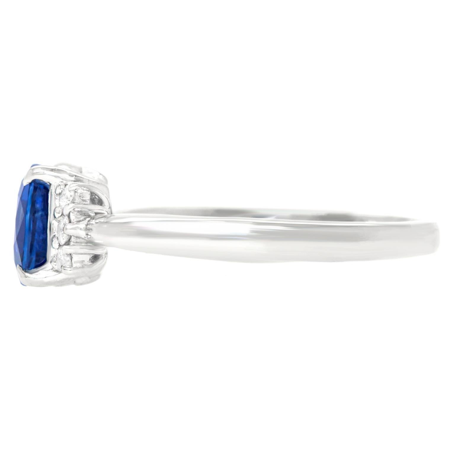 1.31 Carat Sapphire and Diamond-Set Platinum 1950s Ring 2