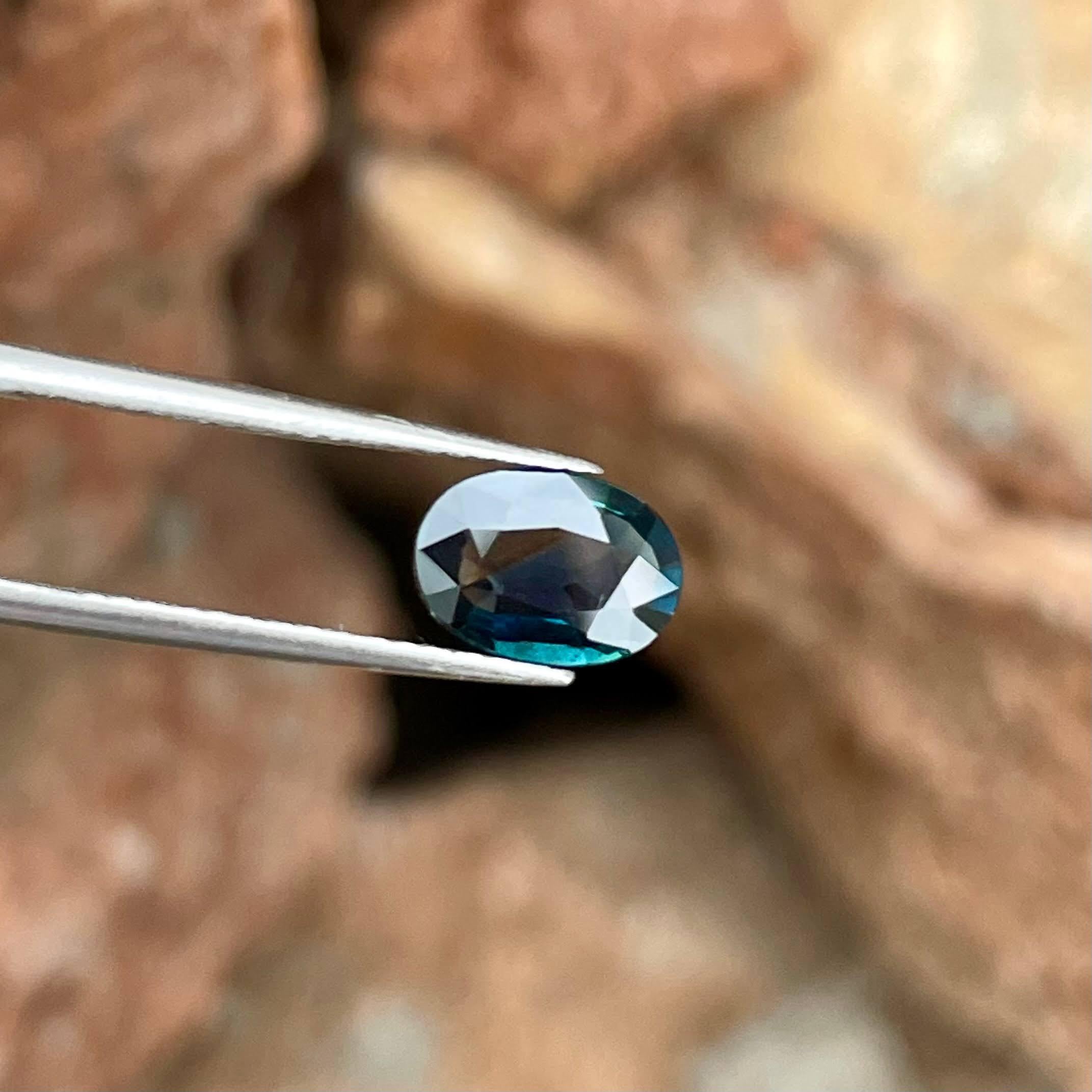 Women's or Men's 1.31 Carats Blue Loose Sapphire Stone Oval Cut Natural Mozambique's Gemstone For Sale