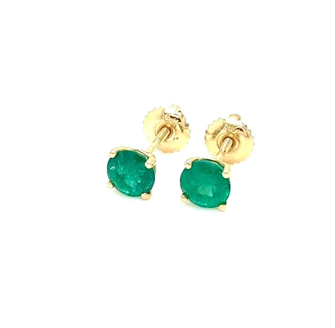 1.31 carats round Emerald Stud Earrings in 14K Yellow Gold. For Sale 3