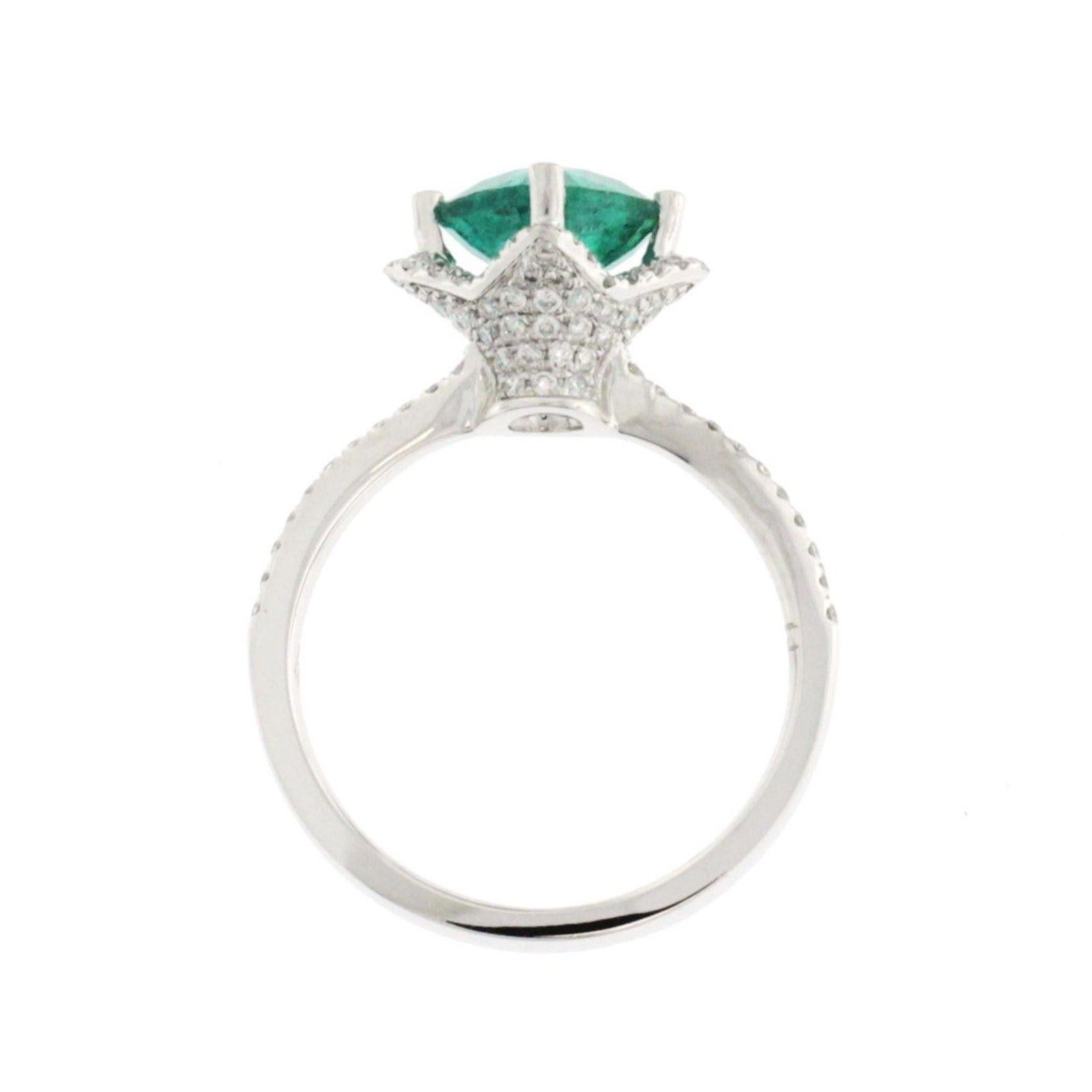 Women's 1.31 Carat Zambian Emerald and 0.46 Carat Diamonds in 18 Karat Gold Ring For Sale