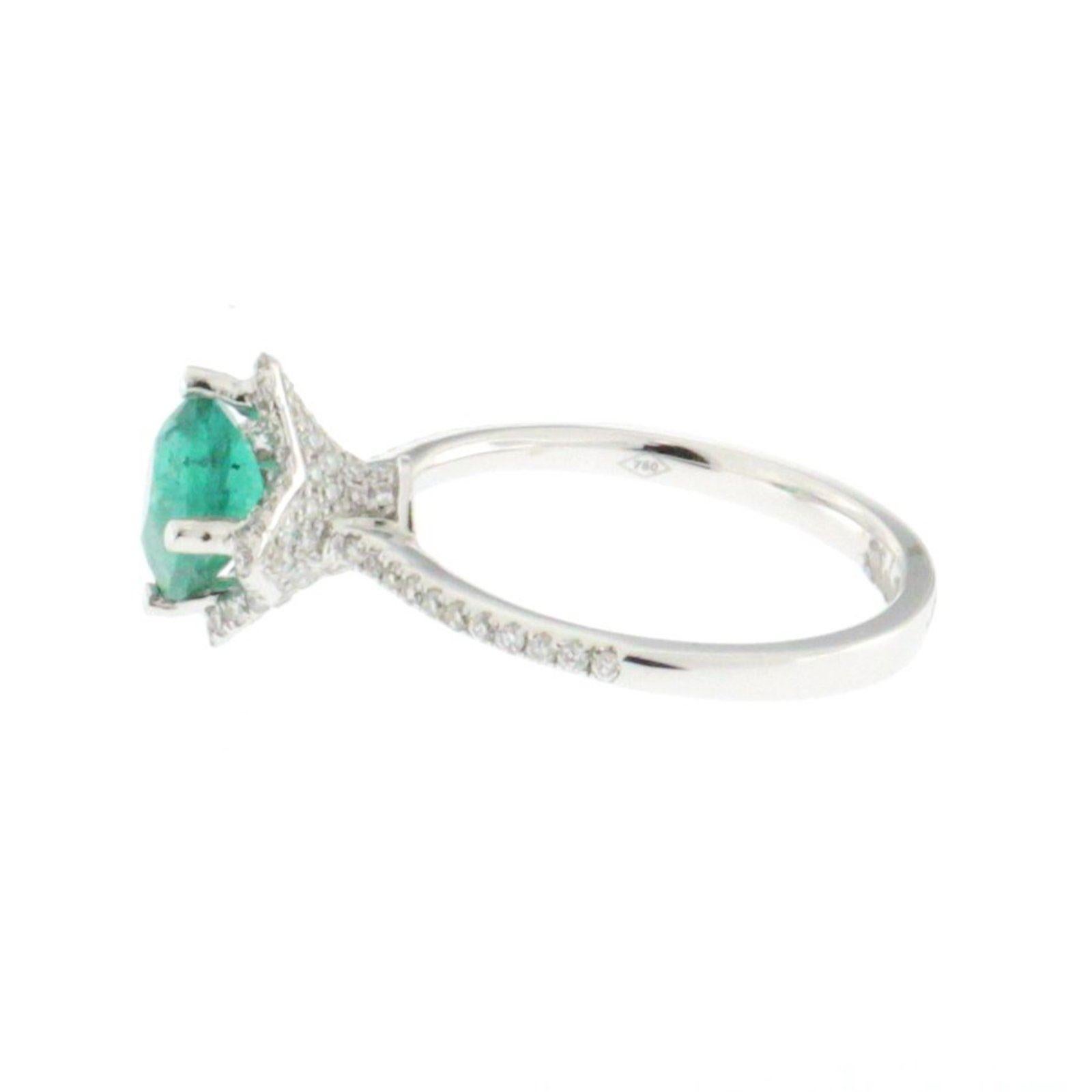 1.31 Carat Zambian Emerald and 0.46 Carat Diamonds in 18 Karat Gold Ring For Sale 3