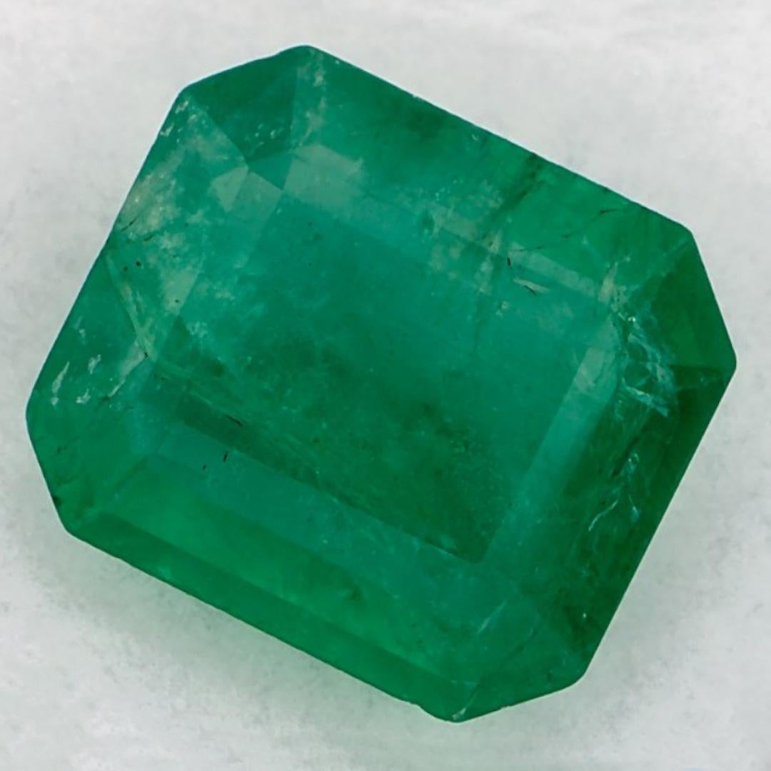 Con un vibrante tono verde, la piedra de nacimiento de mayo es un símbolo del renovado crecimiento primaveral. 

Explora la vibrante colección de esmeraldas, rubíes y zafiros de nuestra tienda, disponibles como gemas sueltas y combinadas con nuestra