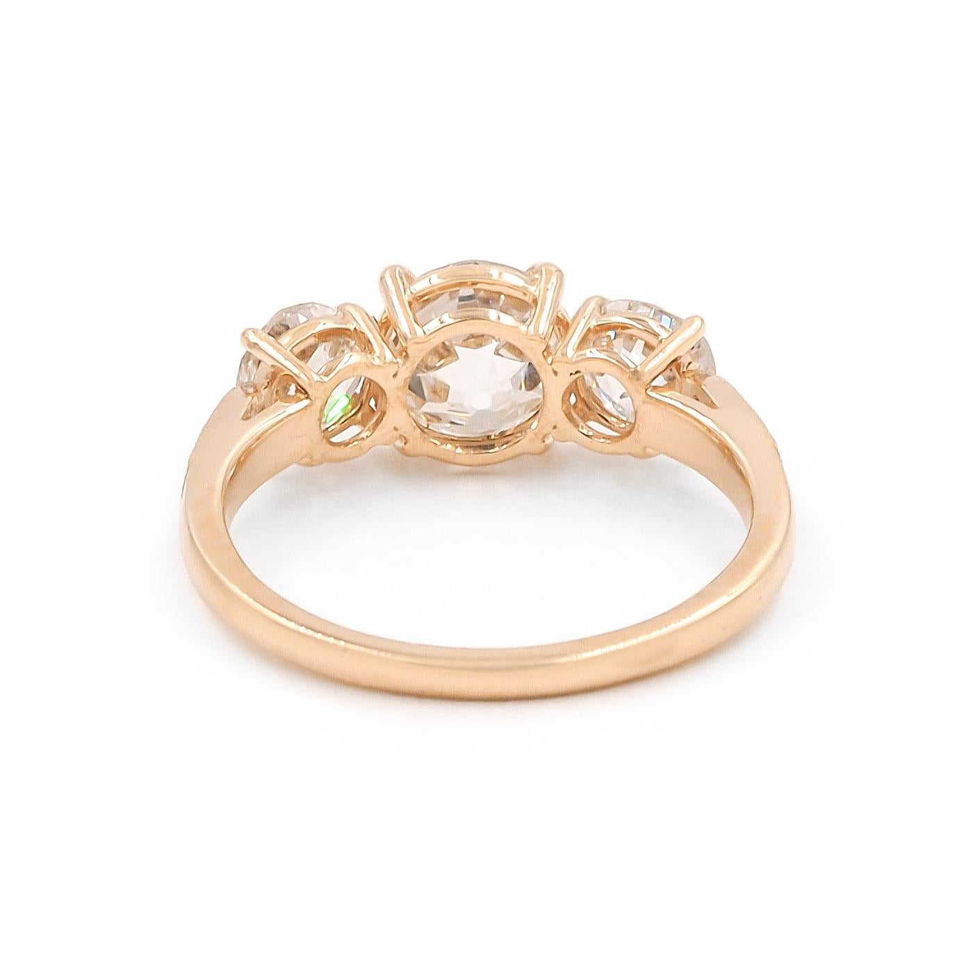 Taglio antico europeo 1,31 Ct. Anello a 3 pietre con diamante vecchio taglio europeo GIA di Bespoke by Platt in vendita