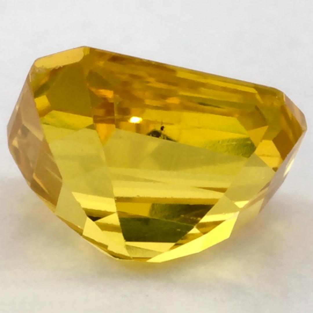 1.31 Ct Yellow Sapphire Octagon Loose Gemstone (pierre précieuse en vrac) en vente 3