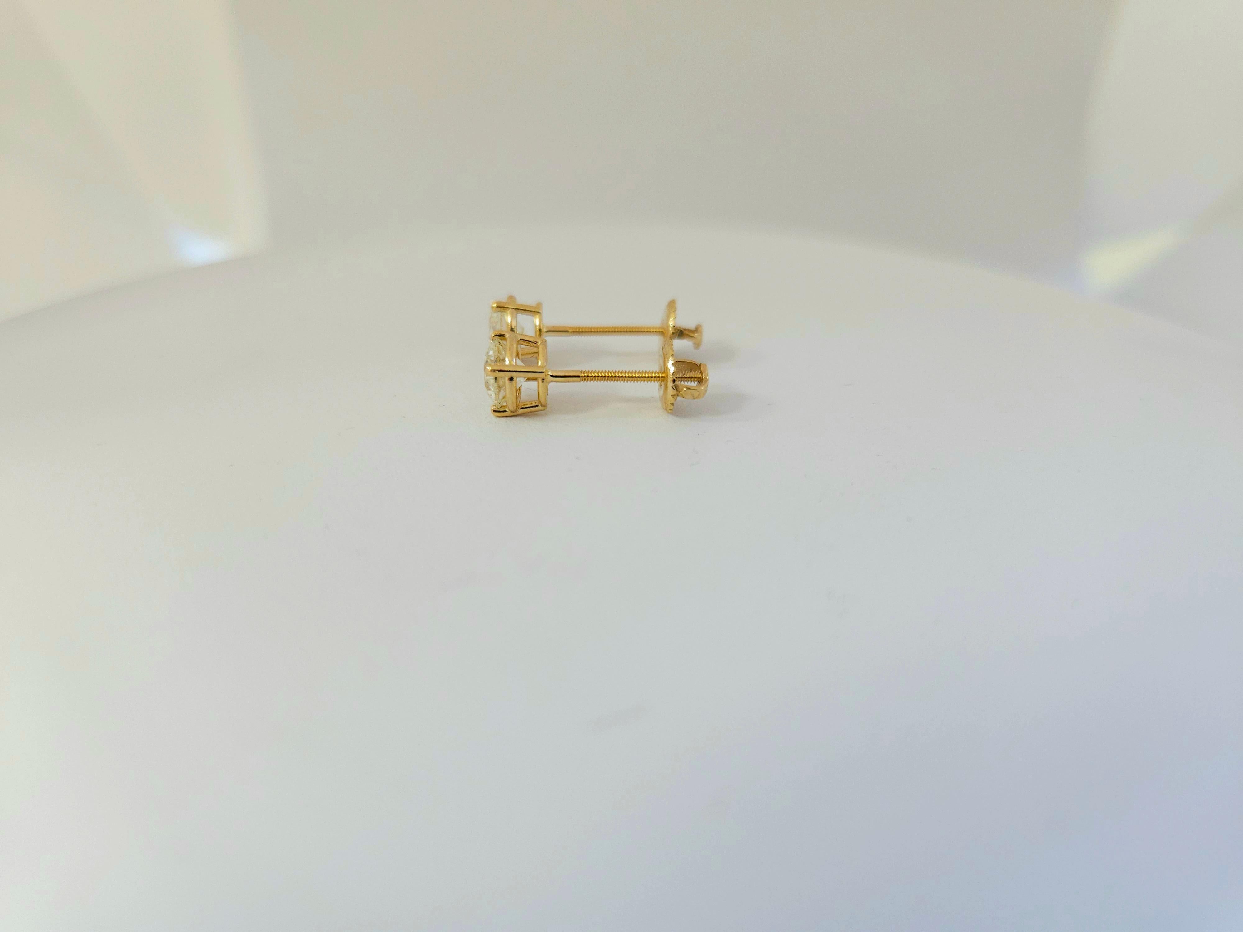 1.31 Ctw Diamond Natural Round Square Back Studs Yellow Gold Neuf - En vente à Great Neck, NY