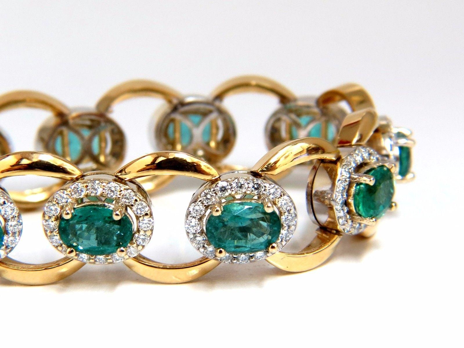13.10 Carat Bright Vivid Natural Emerald Diamonds Cluster Link Bracelet 14 Karat In New Condition For Sale In New York, NY