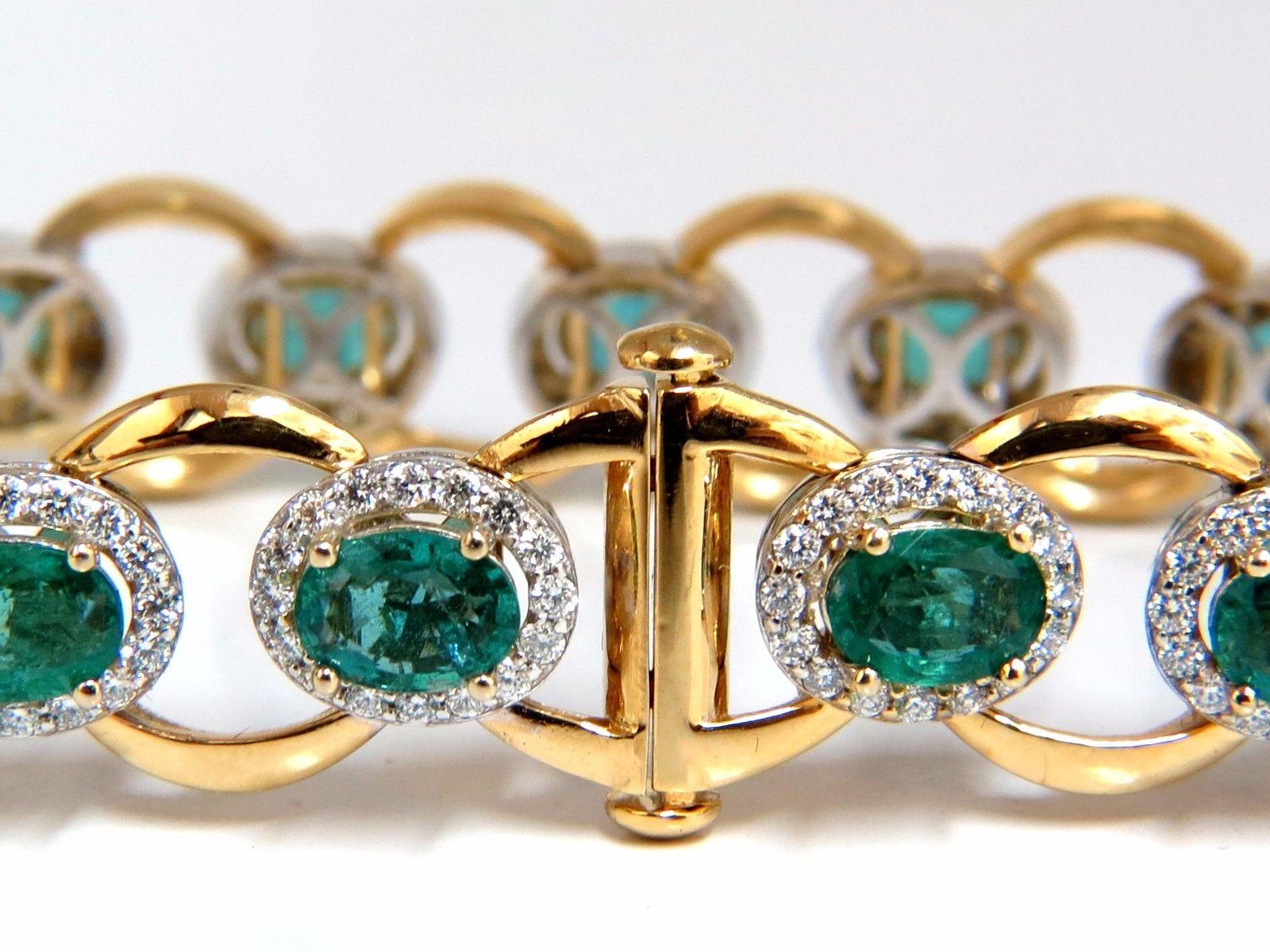 Women's or Men's 13.10 Carat Bright Vivid Natural Emerald Diamonds Cluster Link Bracelet 14 Karat For Sale