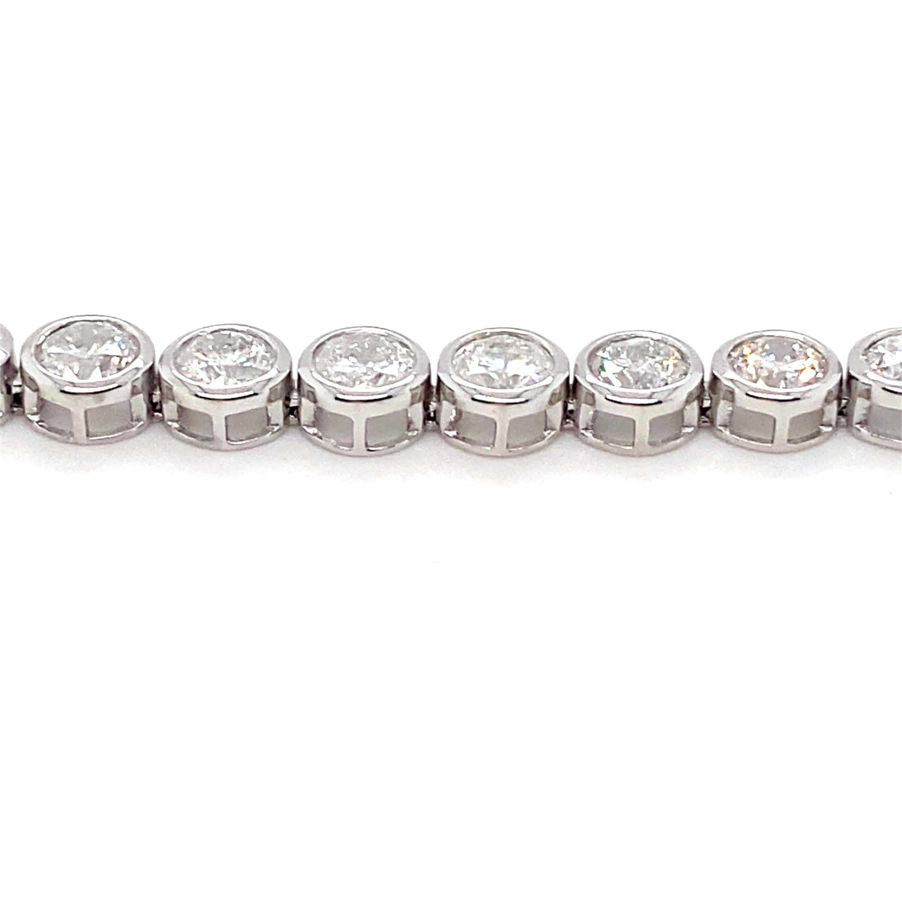 13.10 Carat Brilliant Cut Diamond Platinum Tennis Bracelet For Sale 5