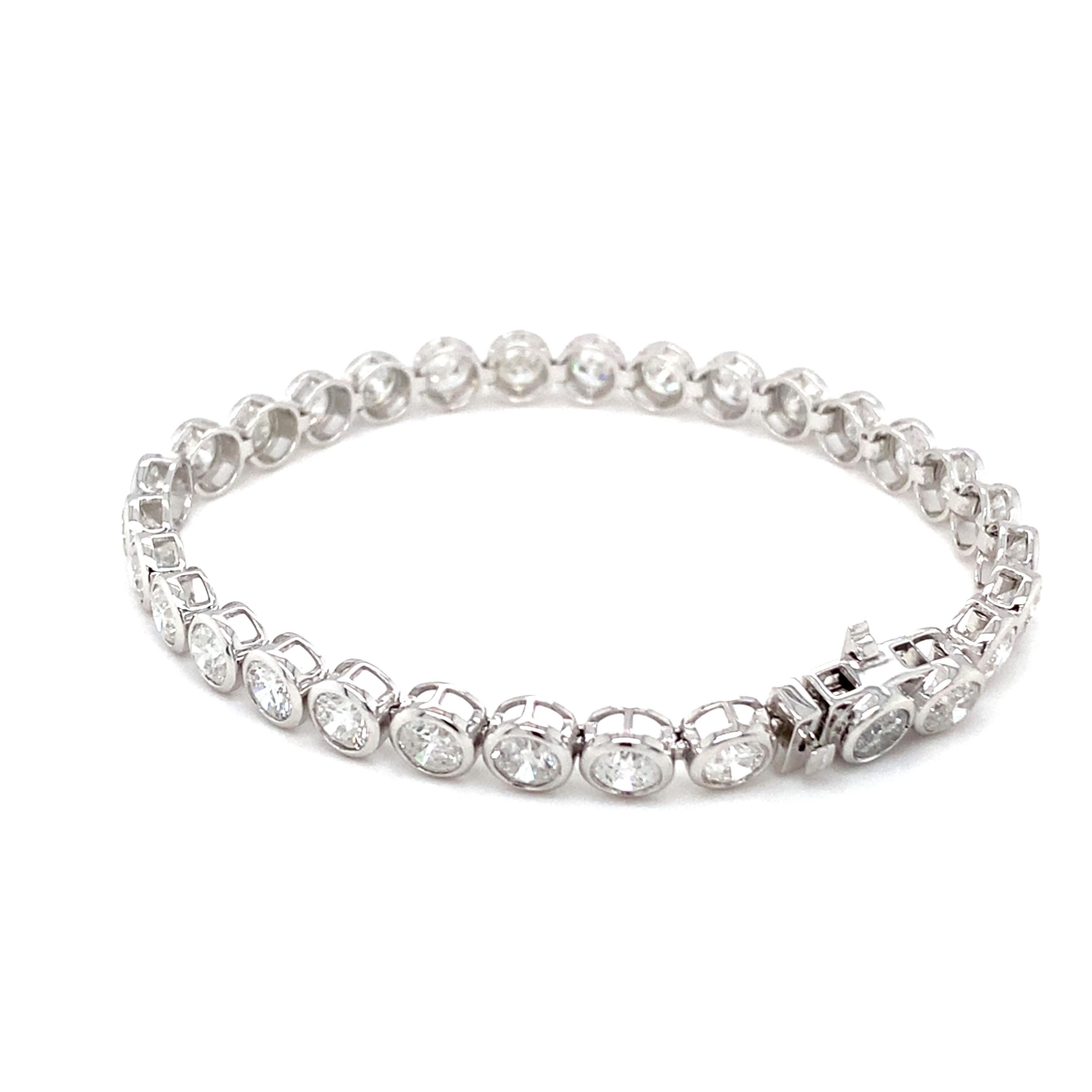 13.10 Carat Brilliant Cut Diamond Platinum Tennis Bracelet For Sale 6