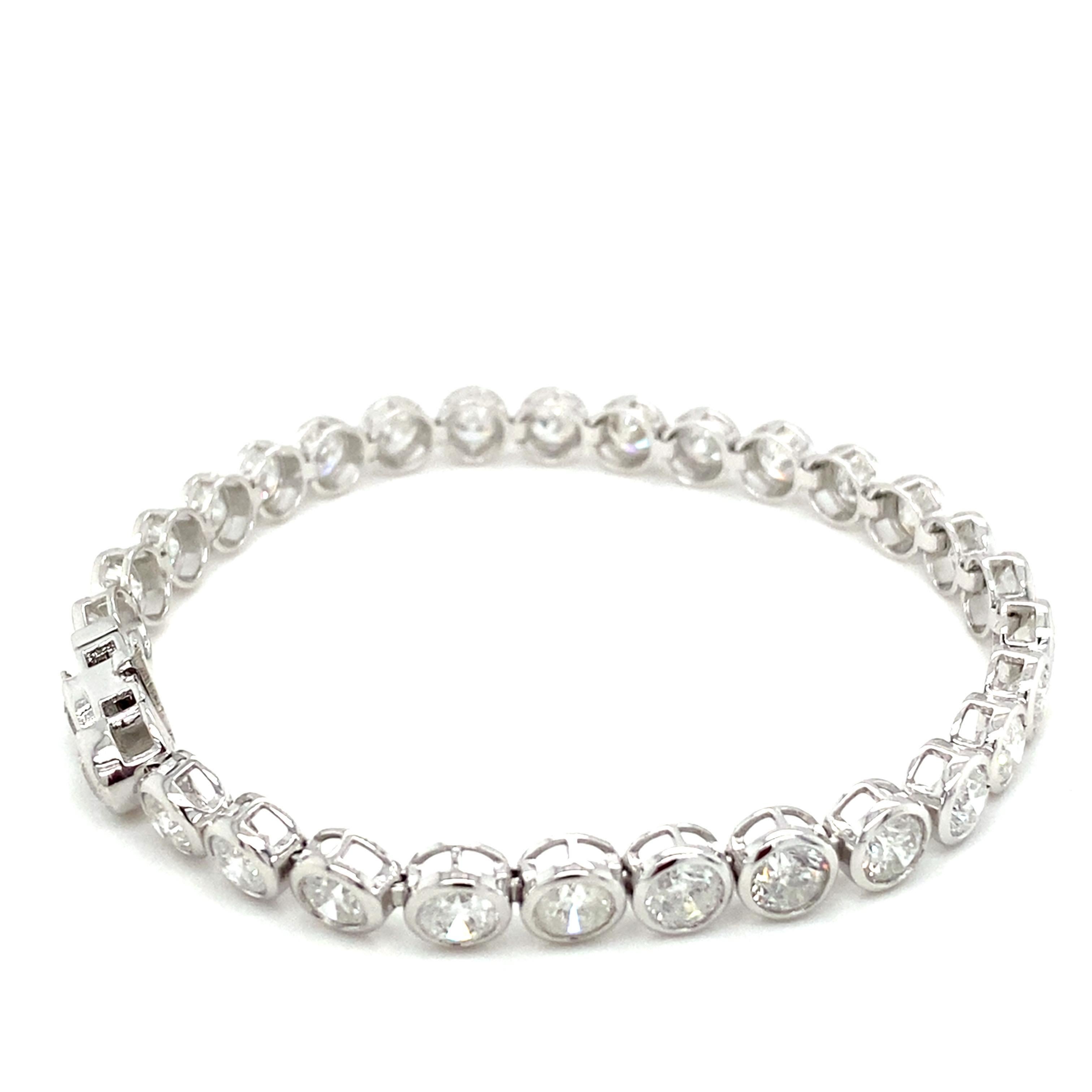 13.10 Carat Brilliant Cut Diamond Platinum Tennis Bracelet For Sale 8