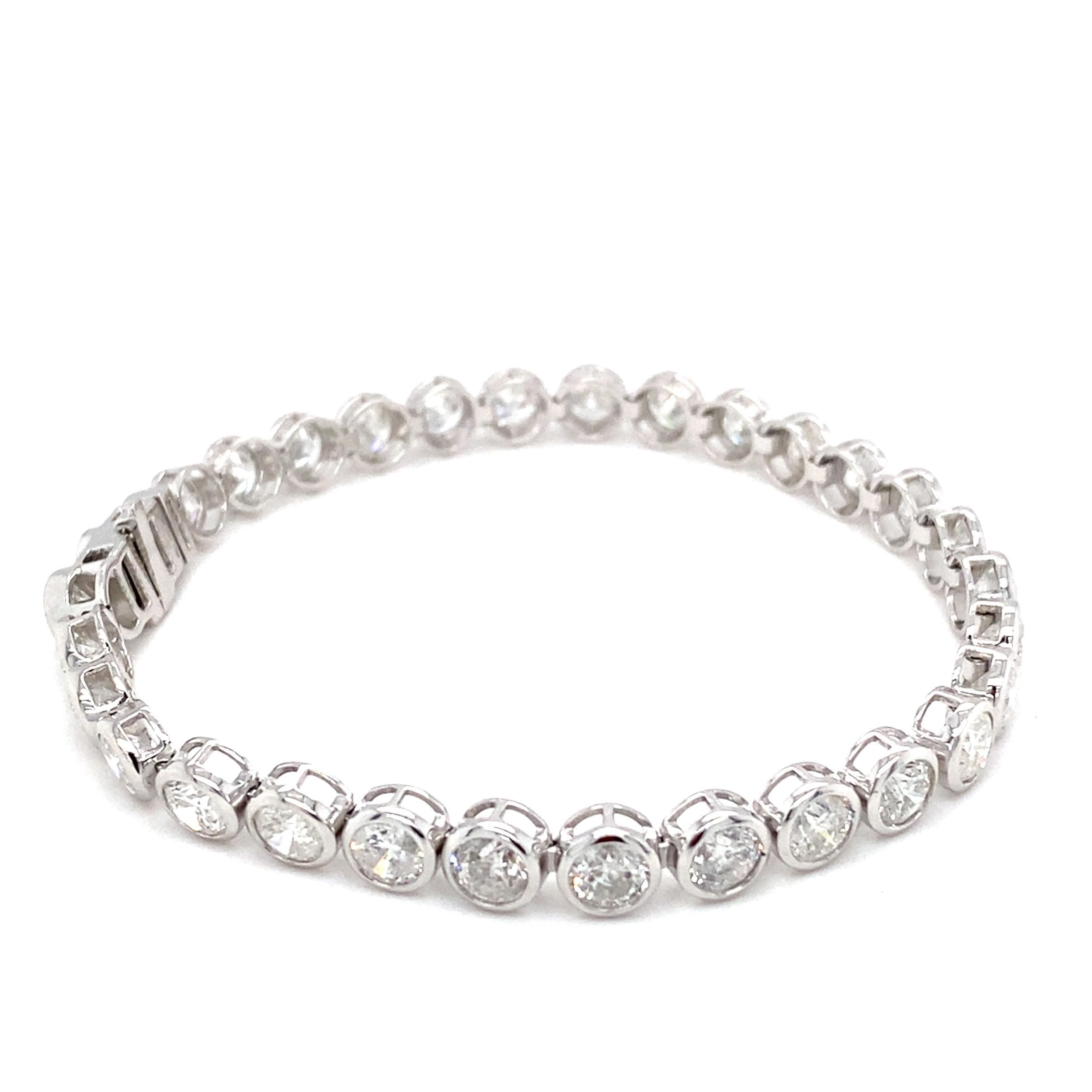 13.10 Carat Brilliant Cut Diamond Platinum Tennis Bracelet For Sale 9