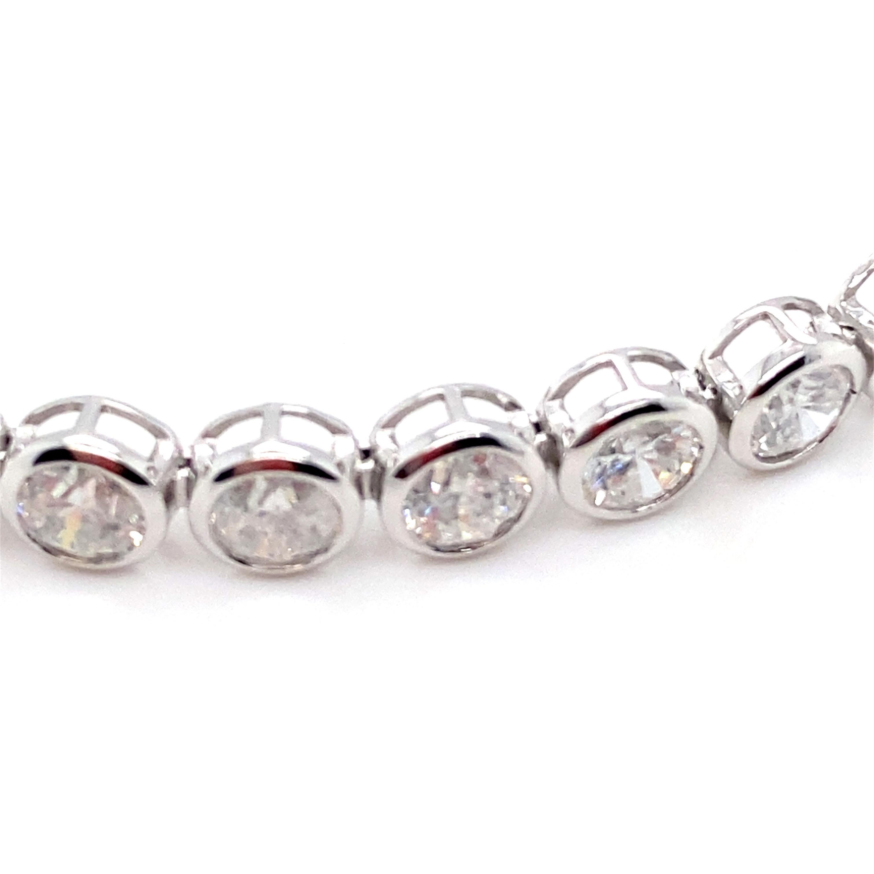 13.10 Carat Brilliant Cut Diamond Platinum Tennis Bracelet In New Condition For Sale In Trumbull, CT