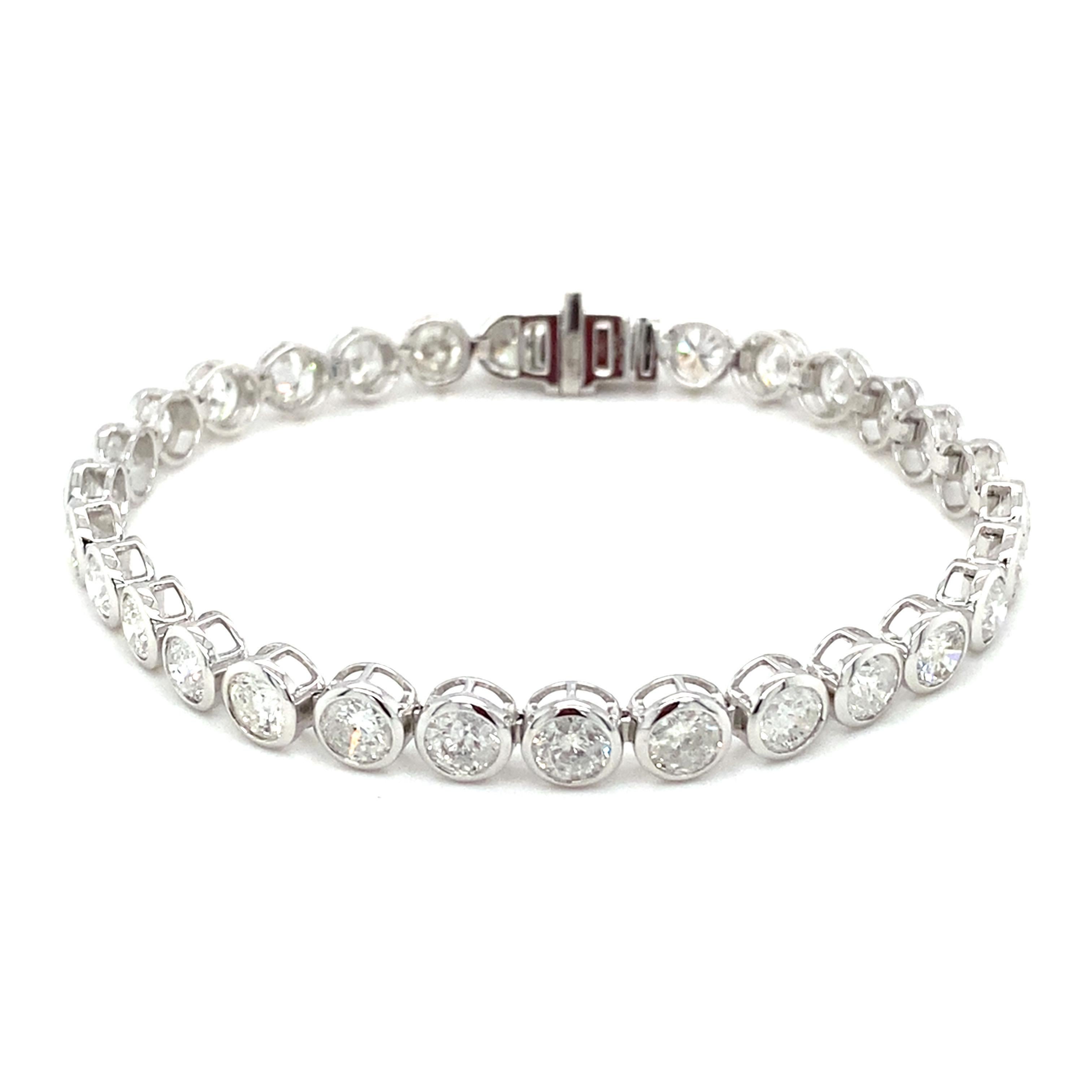 13.10 Carat Brilliant Cut Diamond Platinum Tennis Bracelet For Sale 1