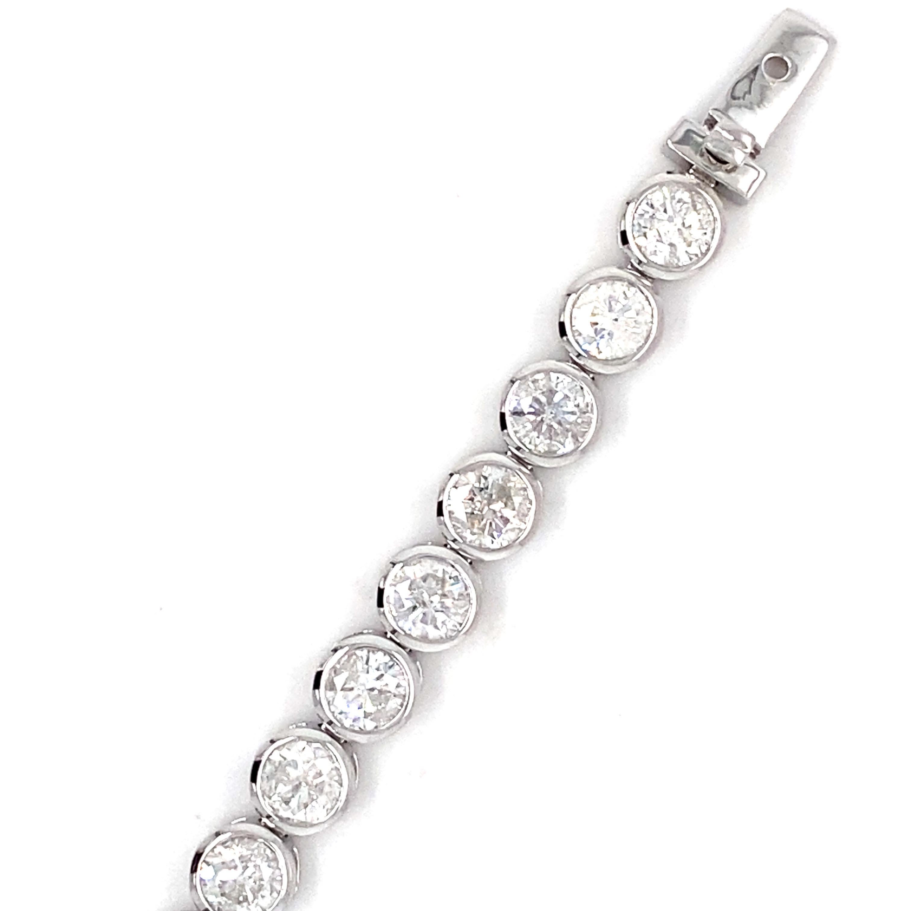 13.10 Carat Brilliant Cut Diamond Platinum Tennis Bracelet For Sale 2