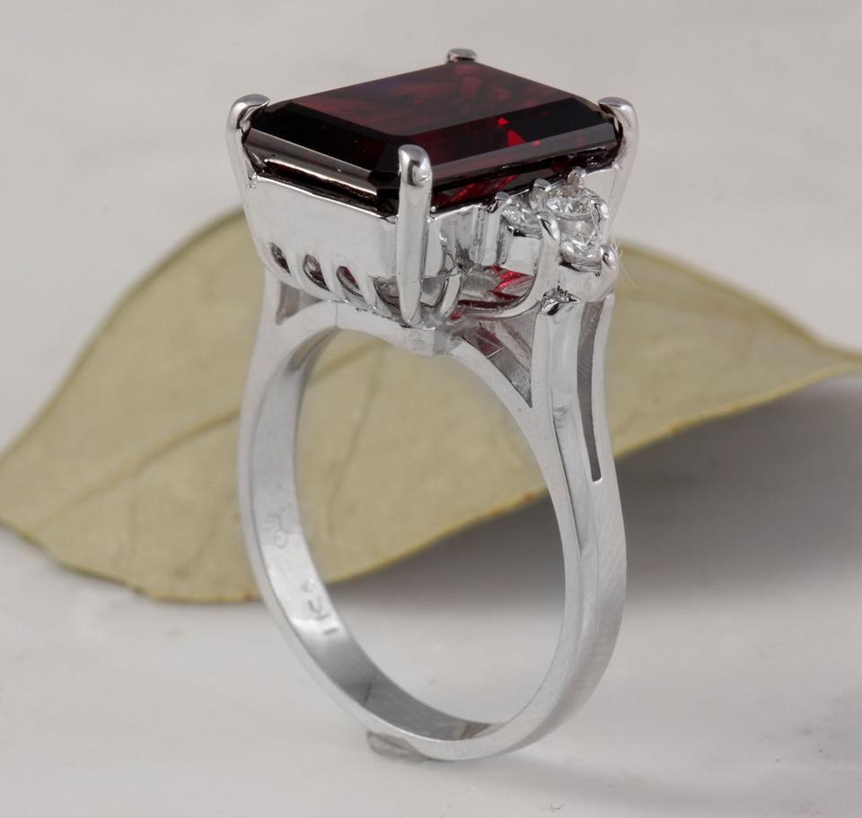 13,10 Karat beeindruckender natürlicher roter Rubin und Diamant 14 Karat Weißgold Ring im Angebot 1