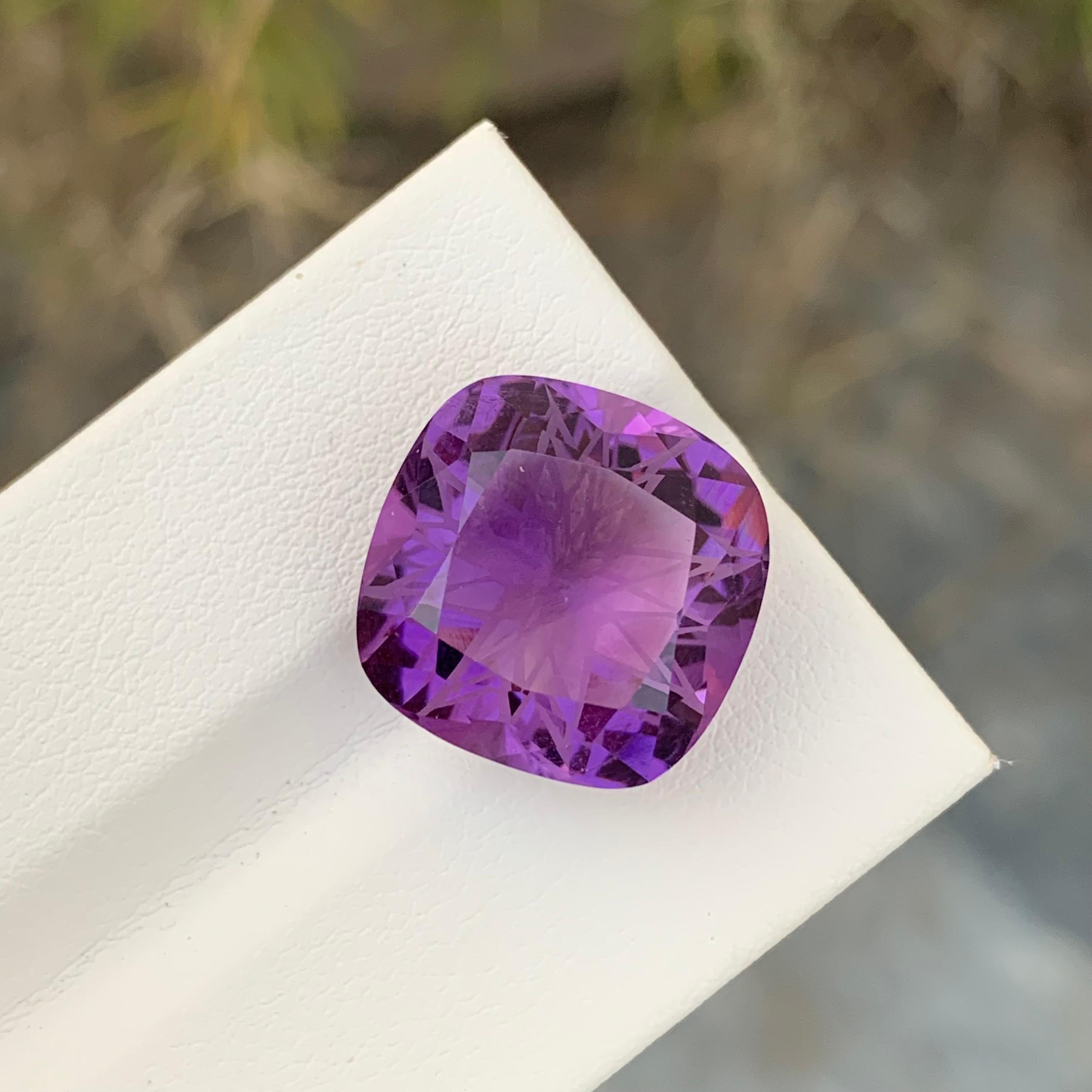 Women's or Men's 13.10 Carat Natural Loose Amethyst Flower Cut Gem For Necklace Jewellery For Sale
