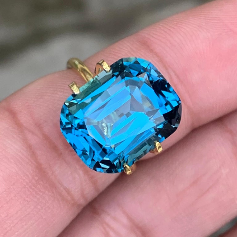 13.10 Carats AAA Cut Loose London Blue Topaz Gemstone with Long Cushion