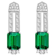 13,13 Karat grüner Turmalin-Tropfen-Ohrringe aus 18 Karat Weißgold mit Diamanten.