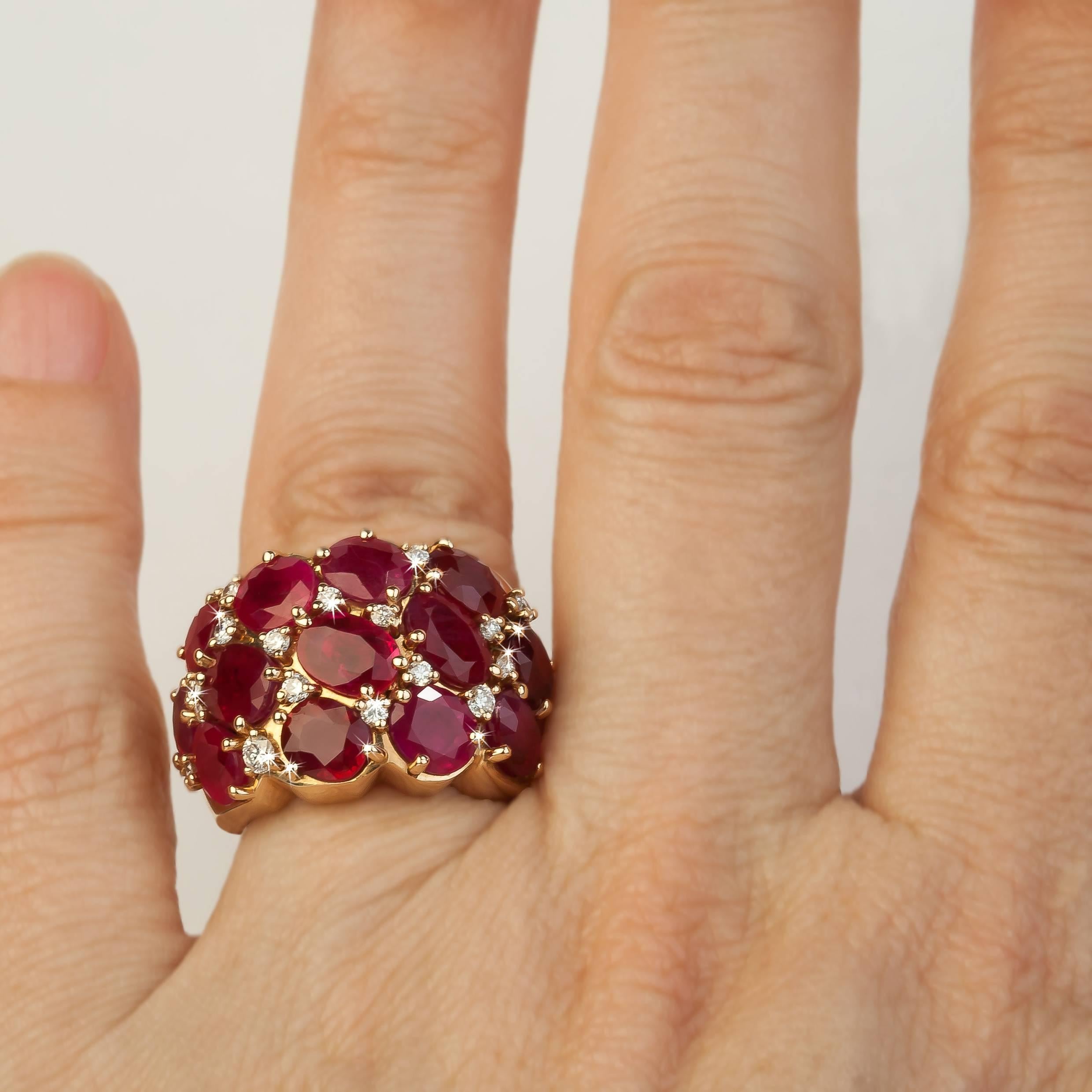 13.18 Carat Oval Cut Rubies, Round Diamonds, Valadier Dome Ring In New Condition For Sale In Rome, IT