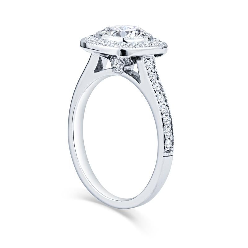 Taglio cuscino Anello di fidanzamento con diamante da 1,31 carati con taglio a cuscino F SI2 certificato GIA in vendita