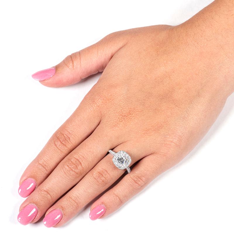 Anello di fidanzamento con diamante da 1,31 carati con taglio a cuscino F SI2 certificato GIA In condizioni Nuovo in vendita a Houston, TX