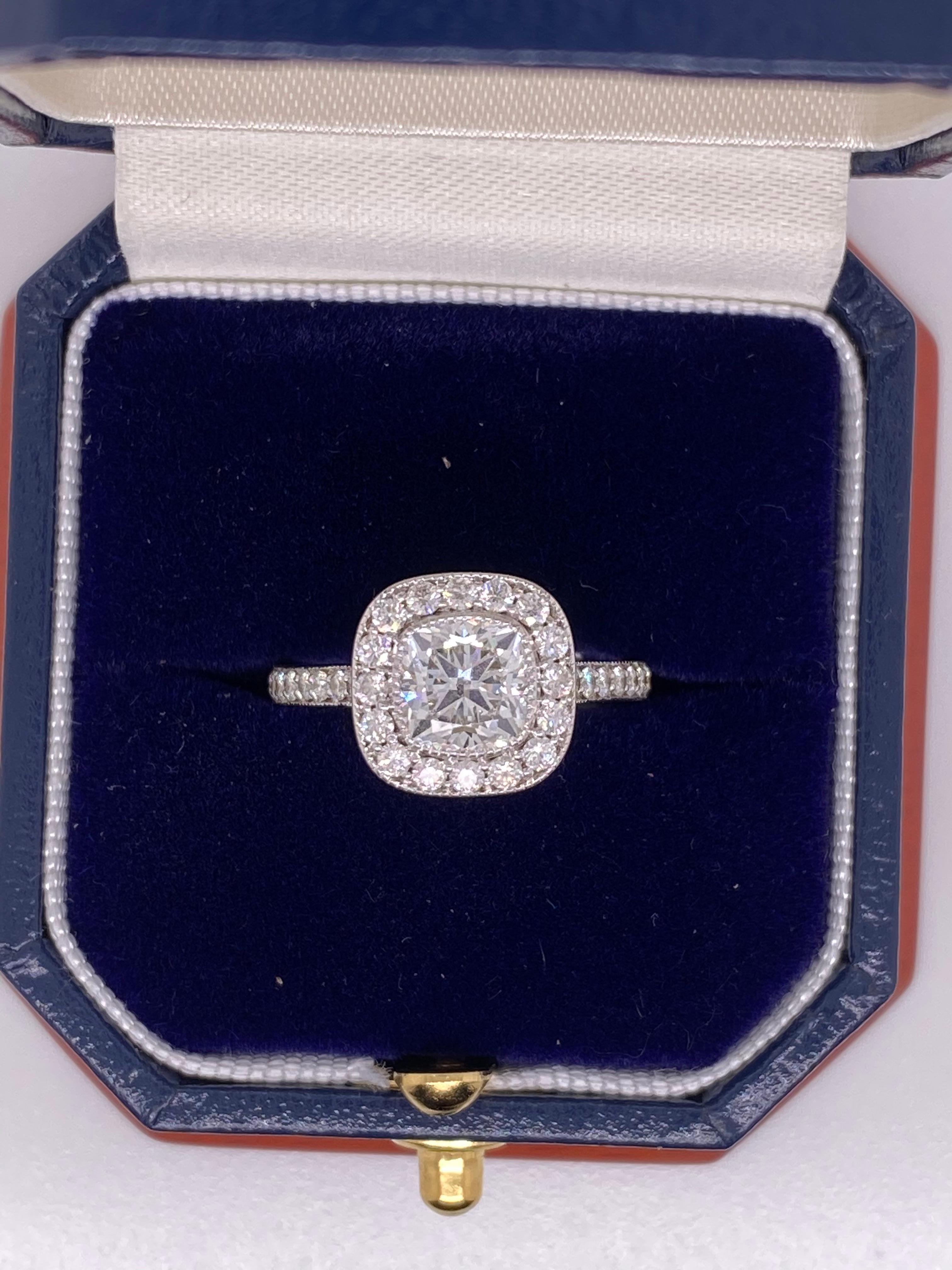 da uomo o donna Anello di fidanzamento con diamante da 1,31 carati con taglio a cuscino F SI2 certificato GIA in vendita