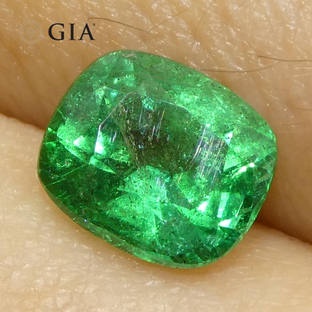 1,31ct Cushion Green Emerald GIA Certified Zambia (F2) in vendita 8