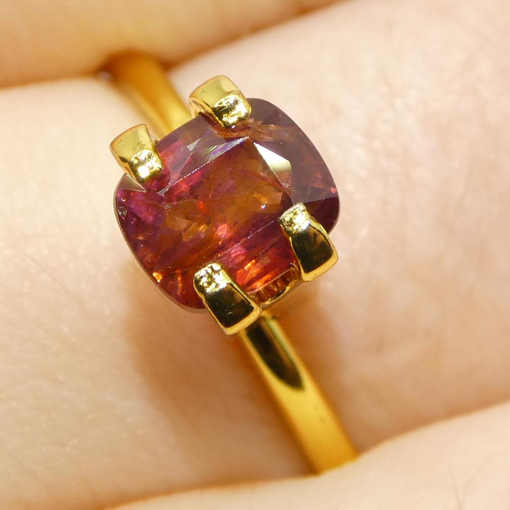 Zafiro rojo naranja de 1,31 ct de Tanzania Corte brillante en venta