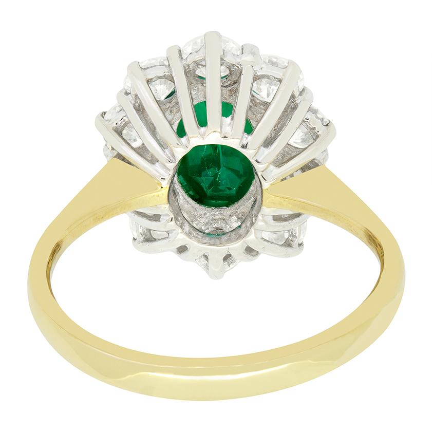 1,31 Karat Smaragd- und Diamant-Cluster-Ring, ca. 1980er Jahre im Zustand „Gut“ im Angebot in London, GB