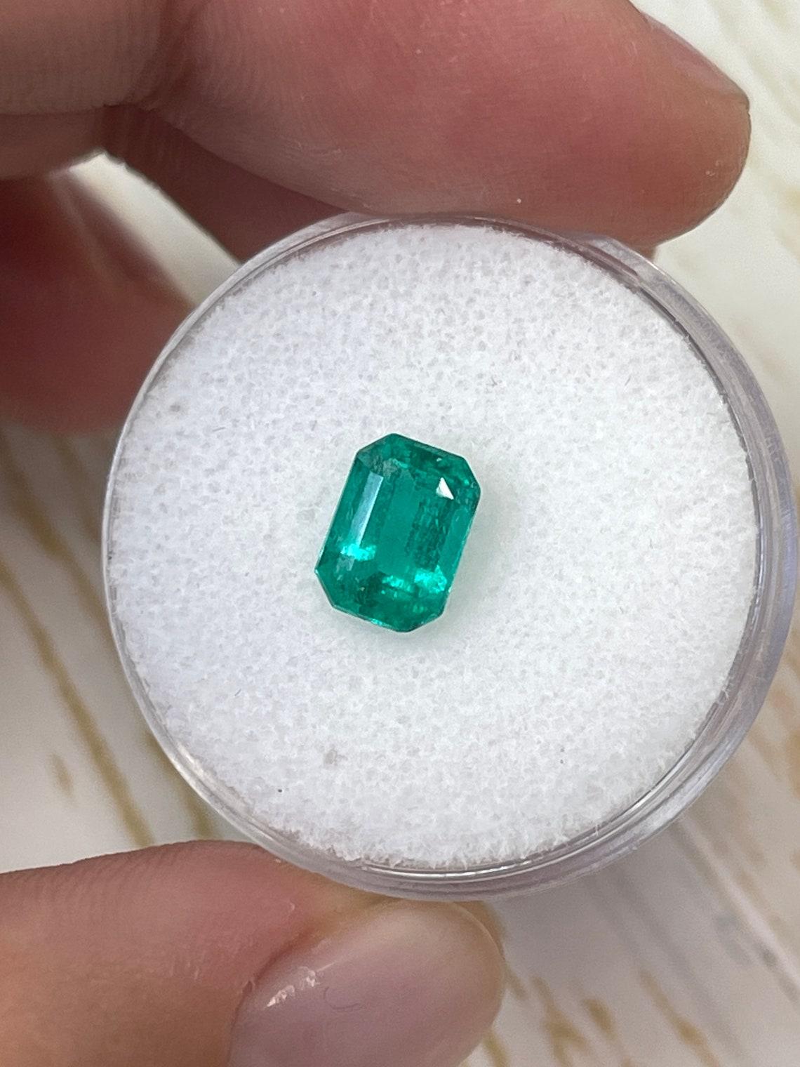 Women's or Men's 1.31ct Fine Muzo Green Emerald Cut Colombian Gem 8x6 Genuine May Birthstone For Sale