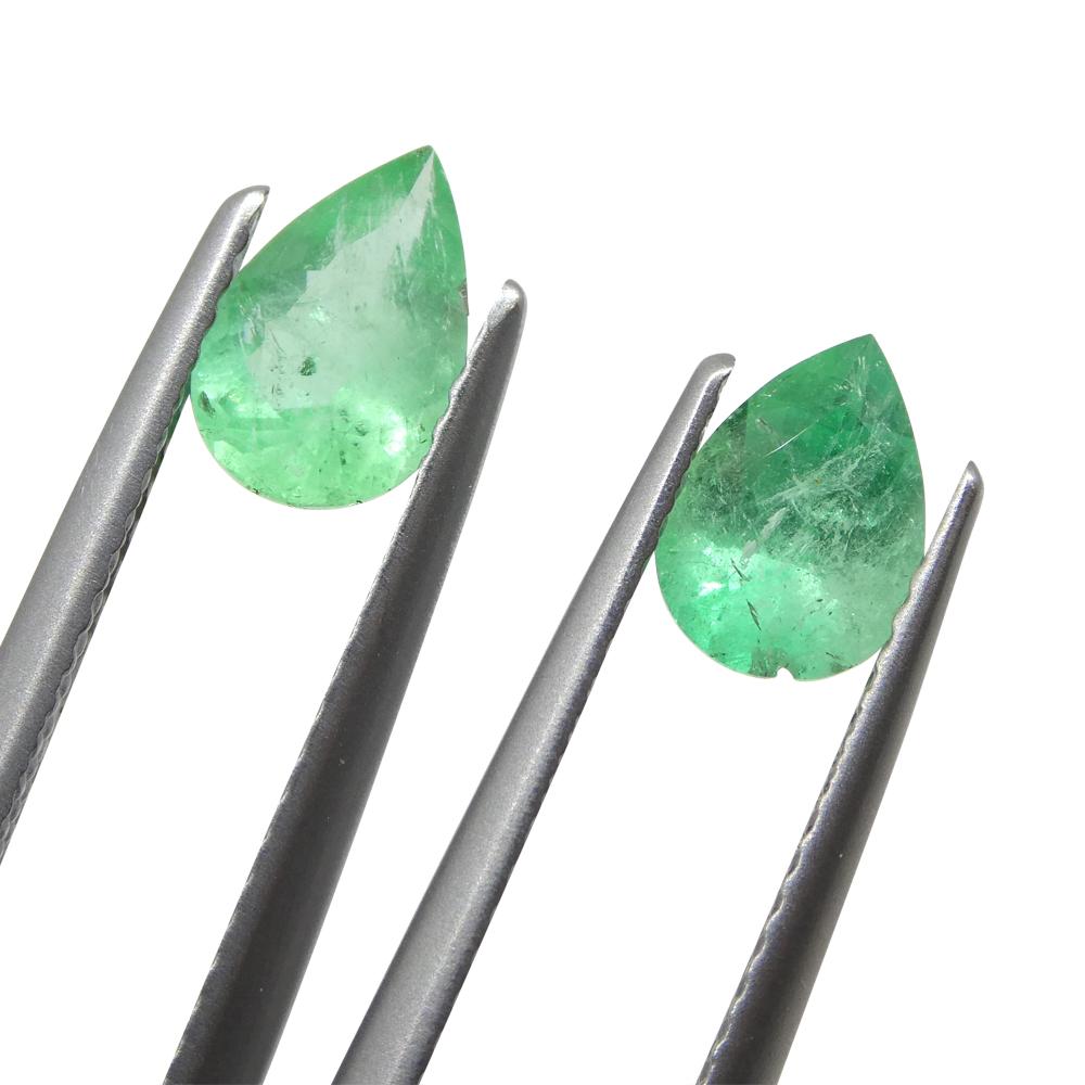 1.31ct Pair Pear Green Emerald from Colombia In New Condition For Sale In Toronto, Ontario