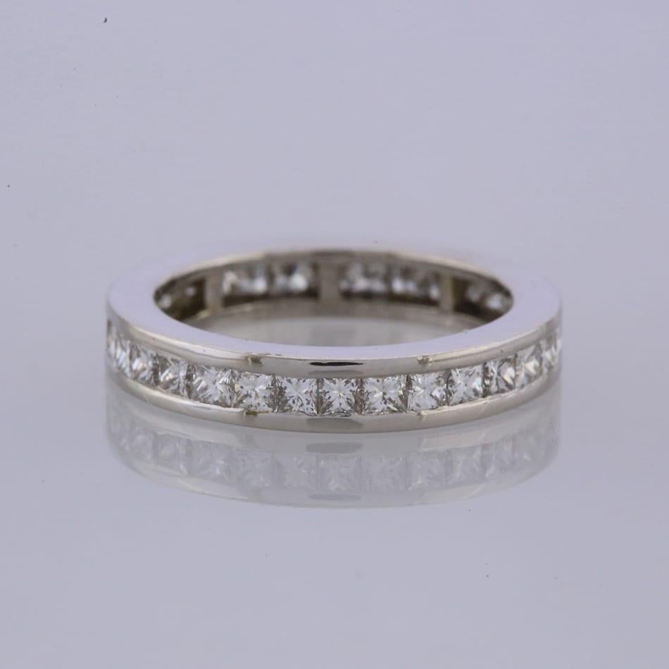 1.32 Karat Diamant im Prinzessinnenschliff Full Eternity-Ring Größe N (Carréschliff) im Angebot