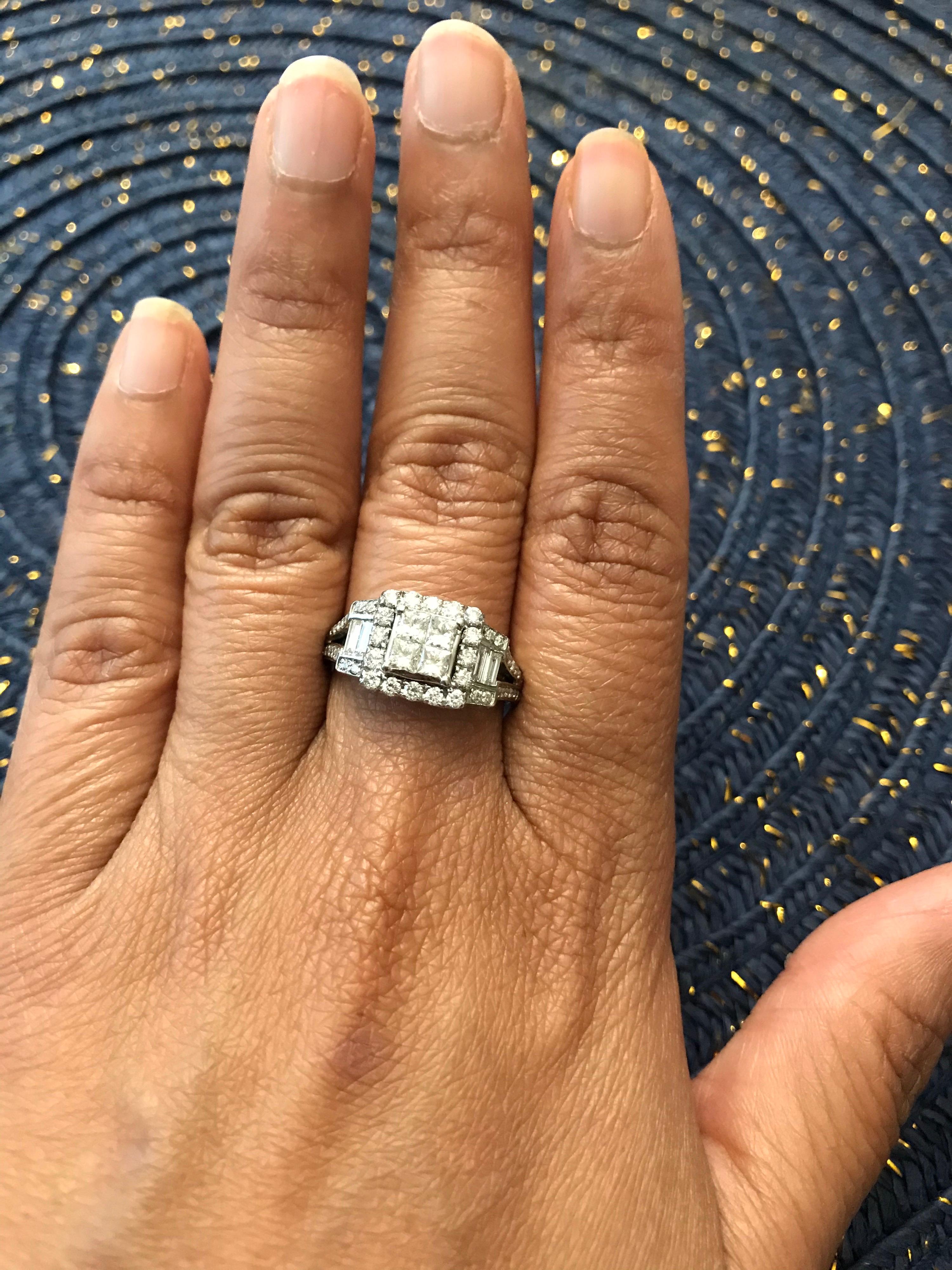 Women's 1.32 Carat Diamond Cluster Ring 14 Karat White Gold For Sale
