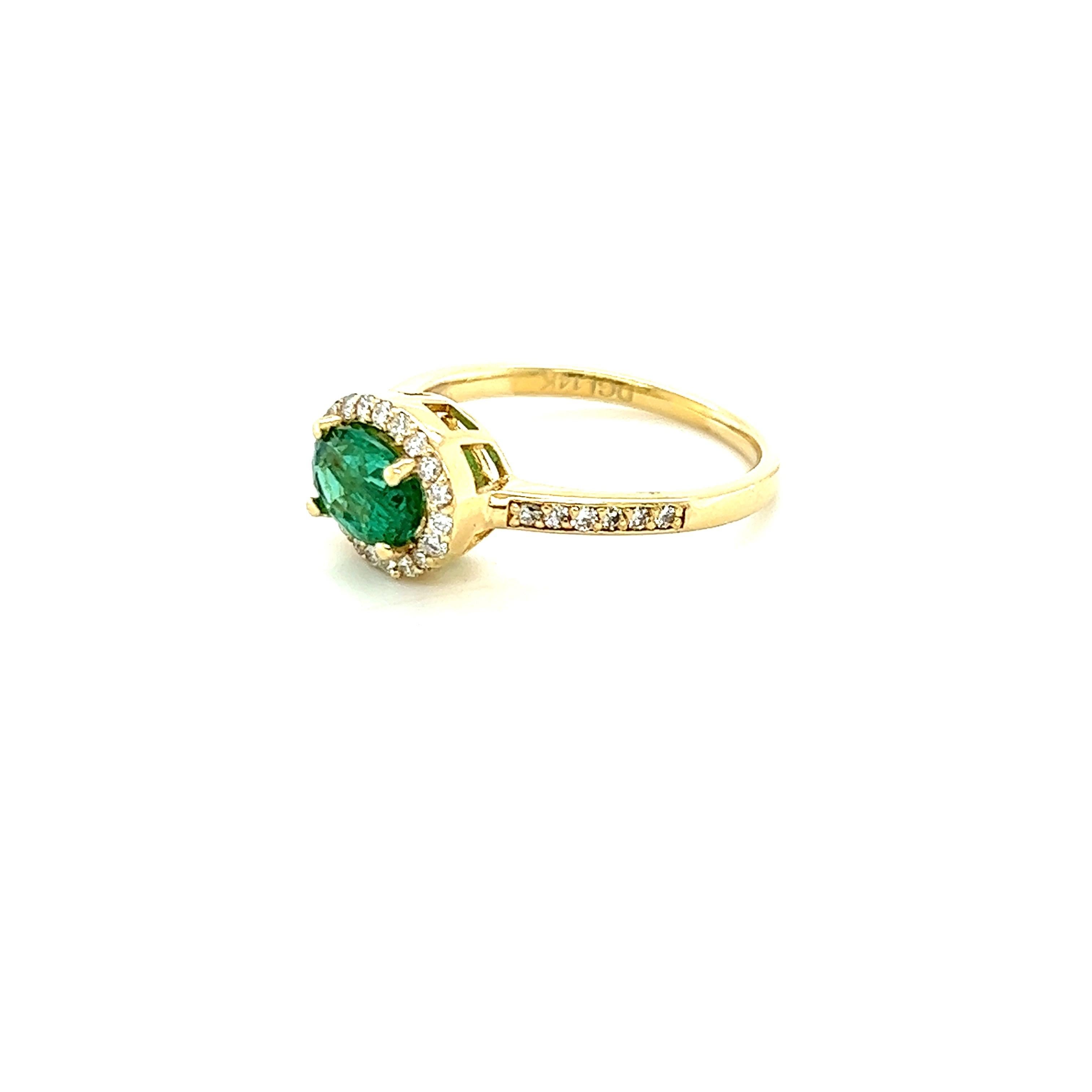 Contemporary 1.32 Carat Emerald Diamond 14 Karat Yellow Gold Engagement Ring