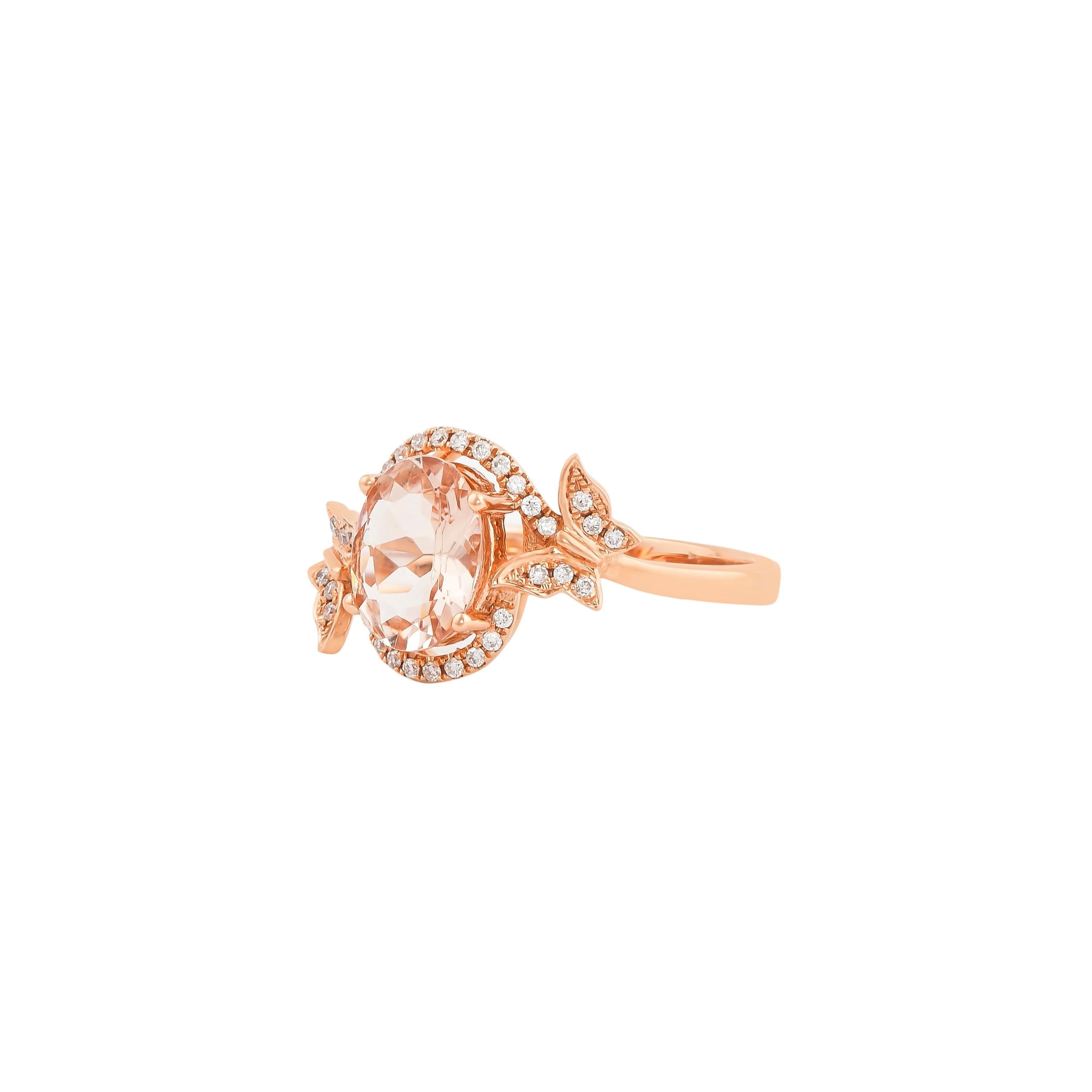 Contemporary 1.32 Carat Morganite and Diamond Ring in 18 Karat Rose Gold For Sale