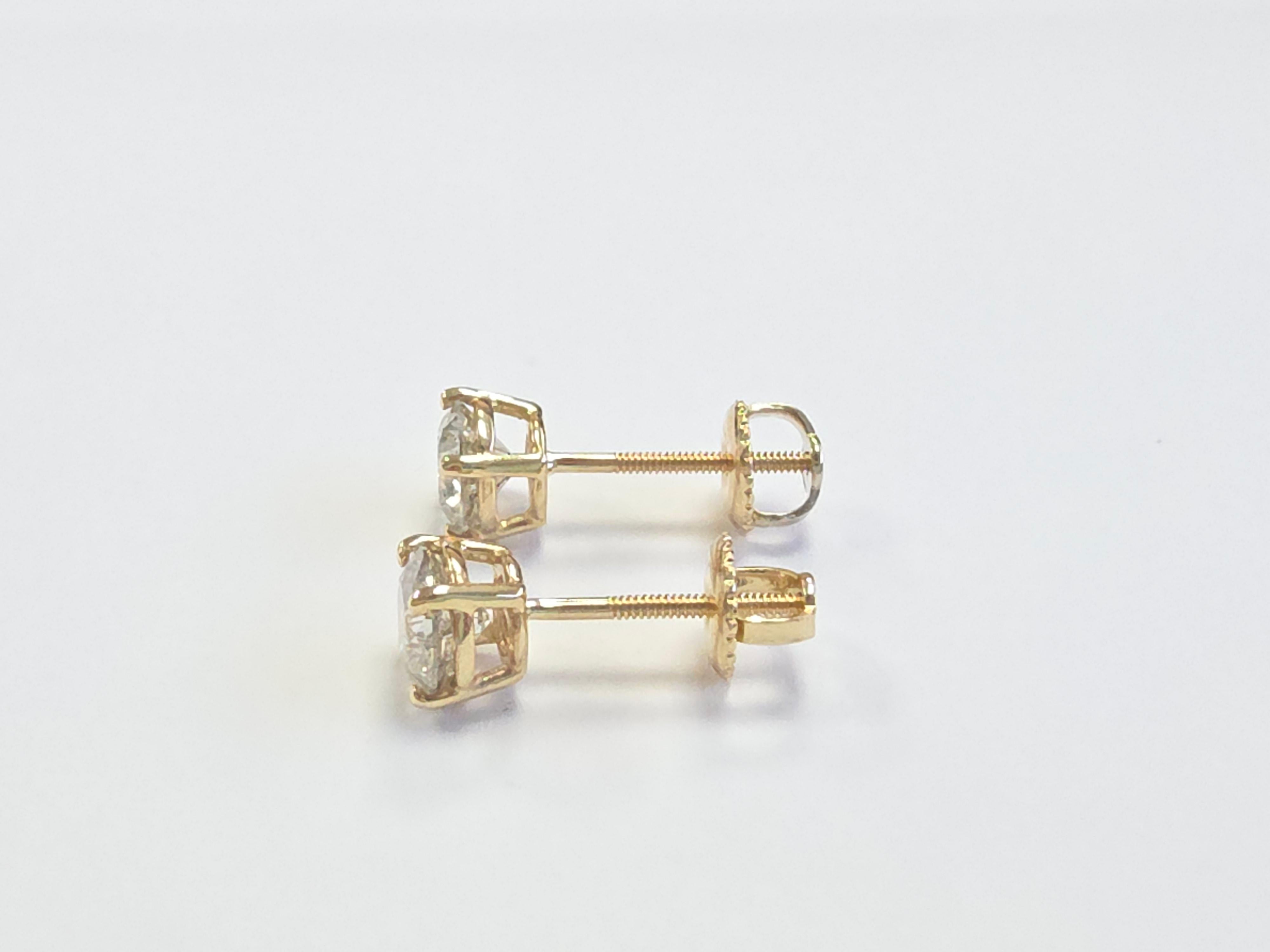 Borchie con diamanti tondi brillanti Nature da 1,32 carati in oro giallo 14 carati In condizioni Nuovo in vendita a Great Neck Plaza, NY