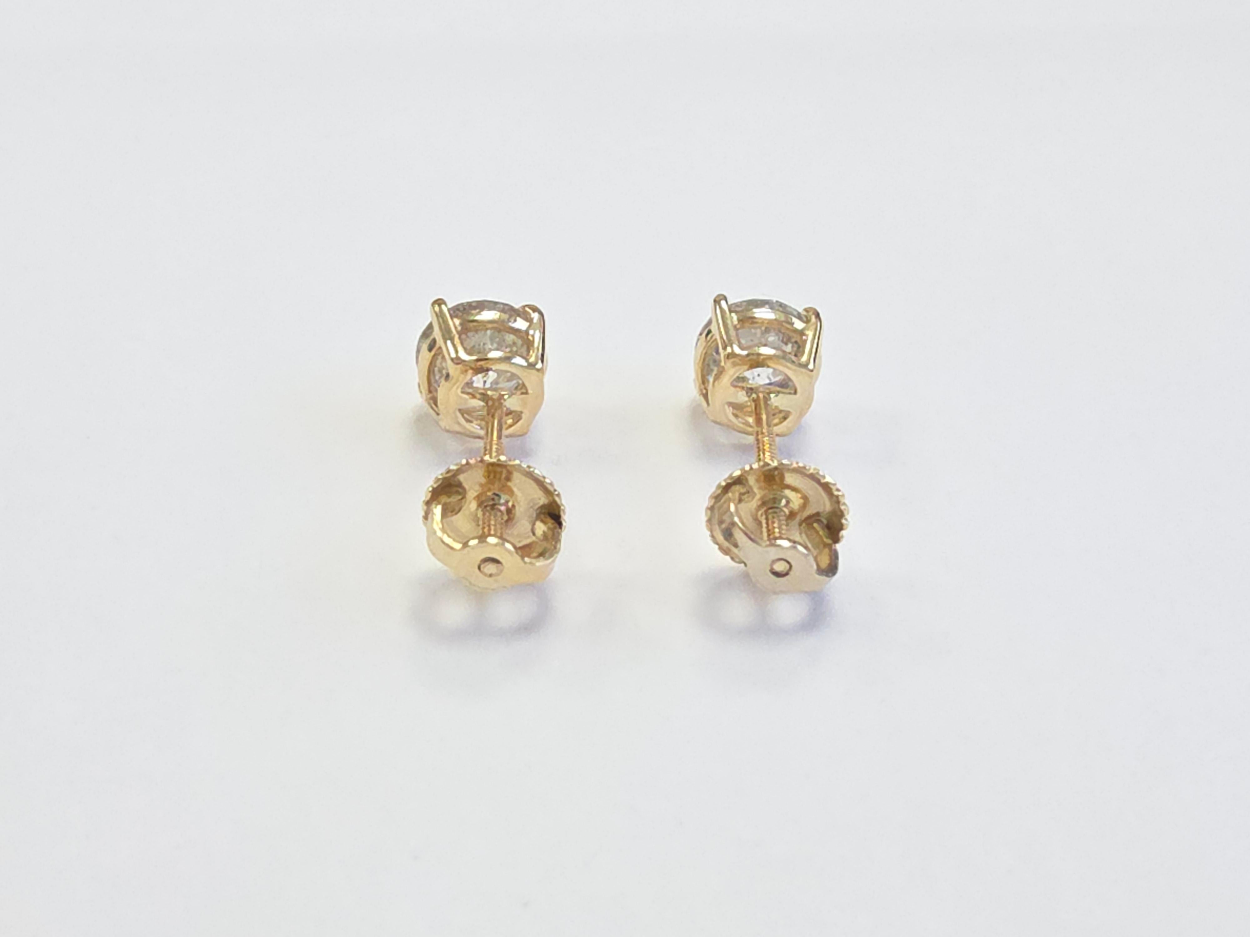 da uomo o donna Borchie con diamanti tondi brillanti Nature da 1,32 carati in oro giallo 14 carati in vendita