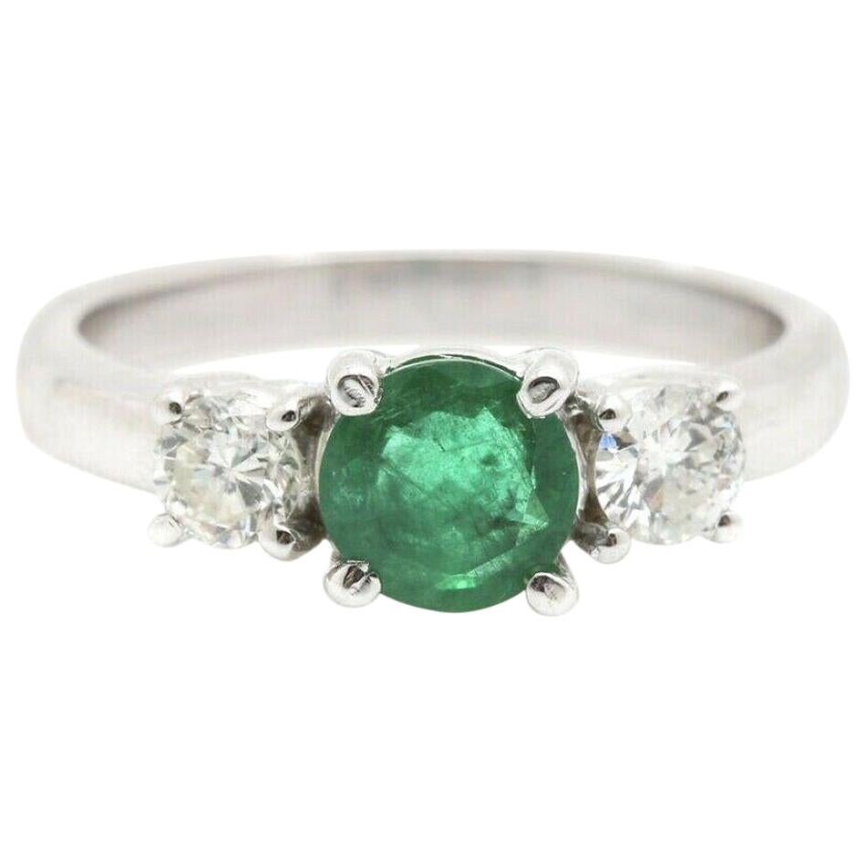 1.32 Carat Natural Emerald and Diamond 14 Karat Solid White Gold Ring For Sale