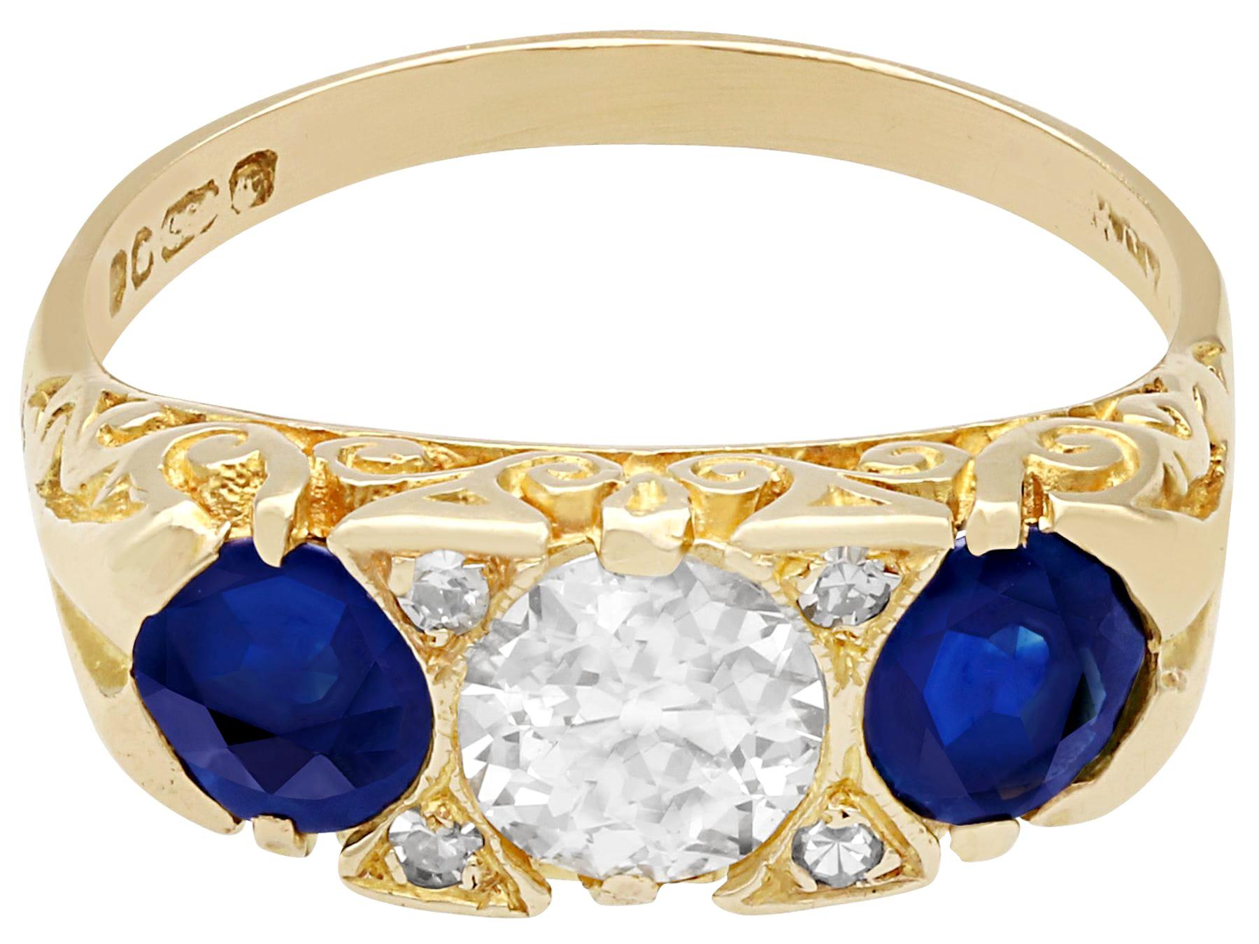 Round Cut 1.32 Carat Sapphire and Diamond Yellow Gold Cocktail Ring For Sale